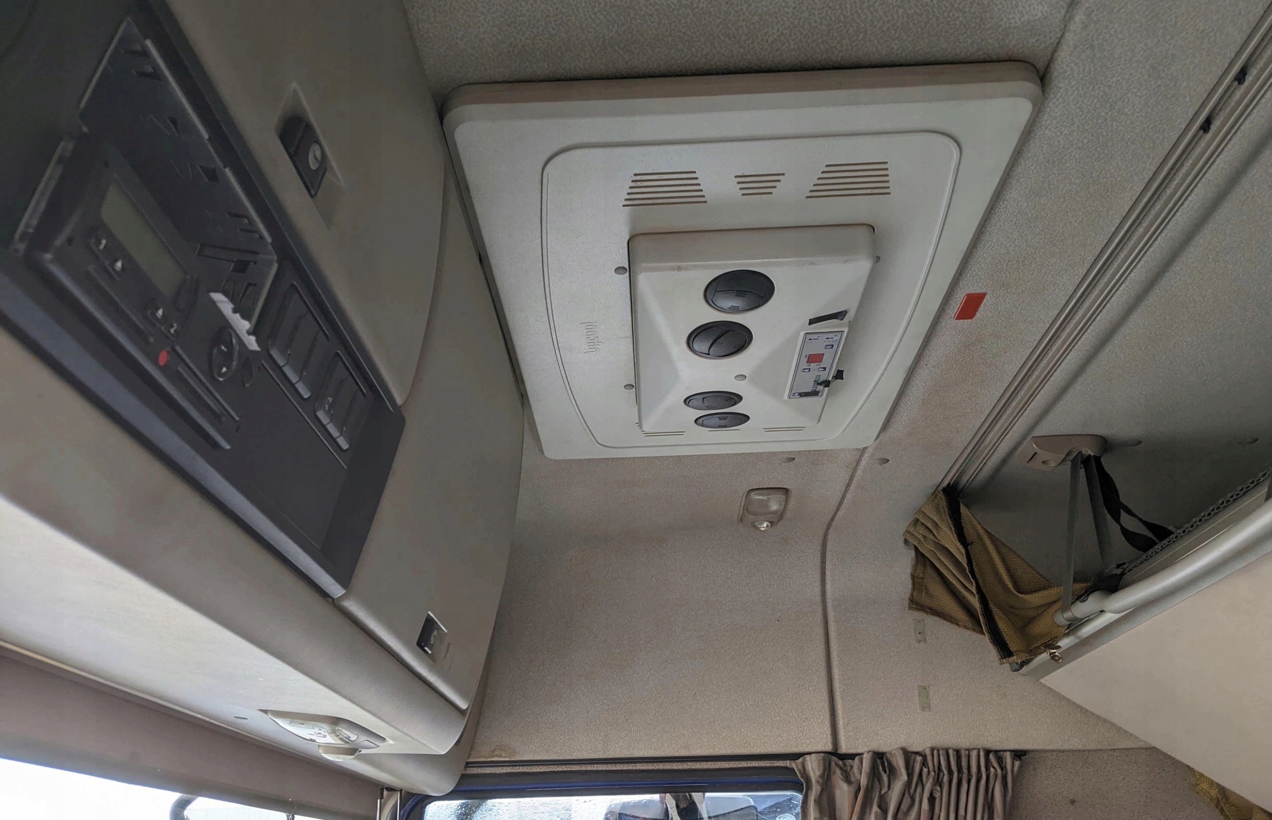 KABINA DAF XF 106 2014 ROK - obrazek 8