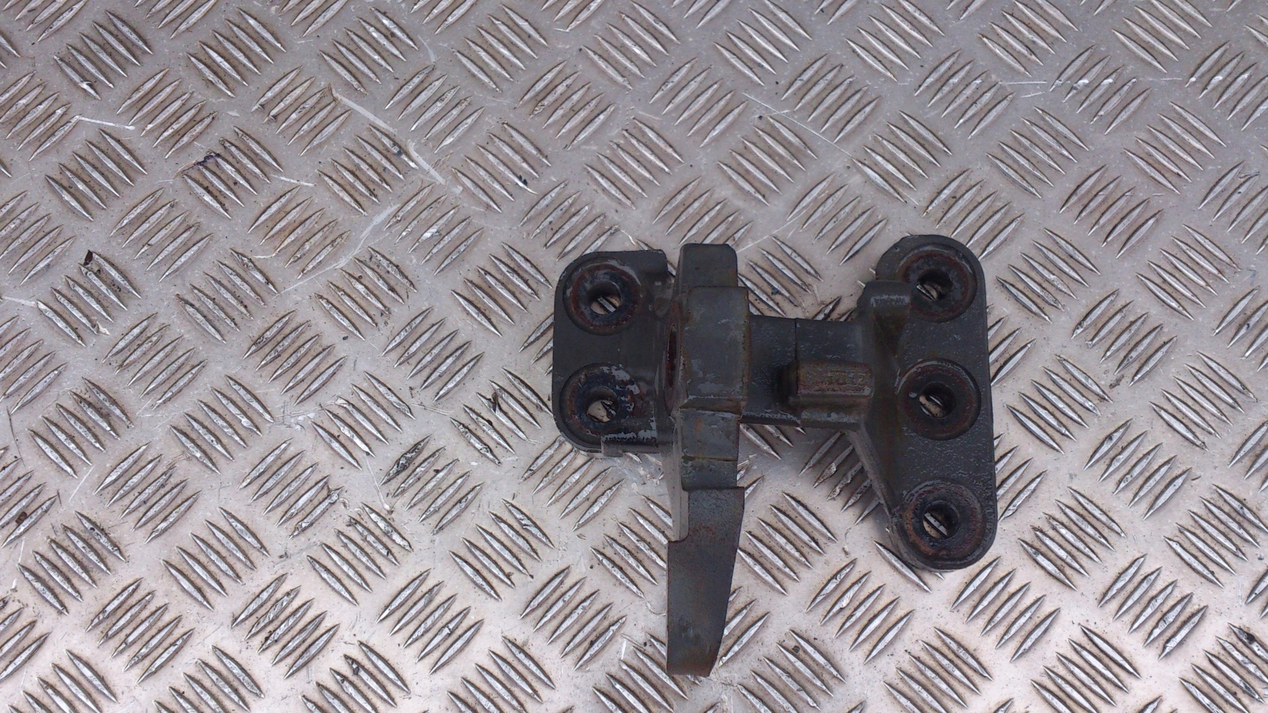 ŁAPA MOCOWANIE WSPORNIK SILNIKA DAF XF 105 - obrazek 2