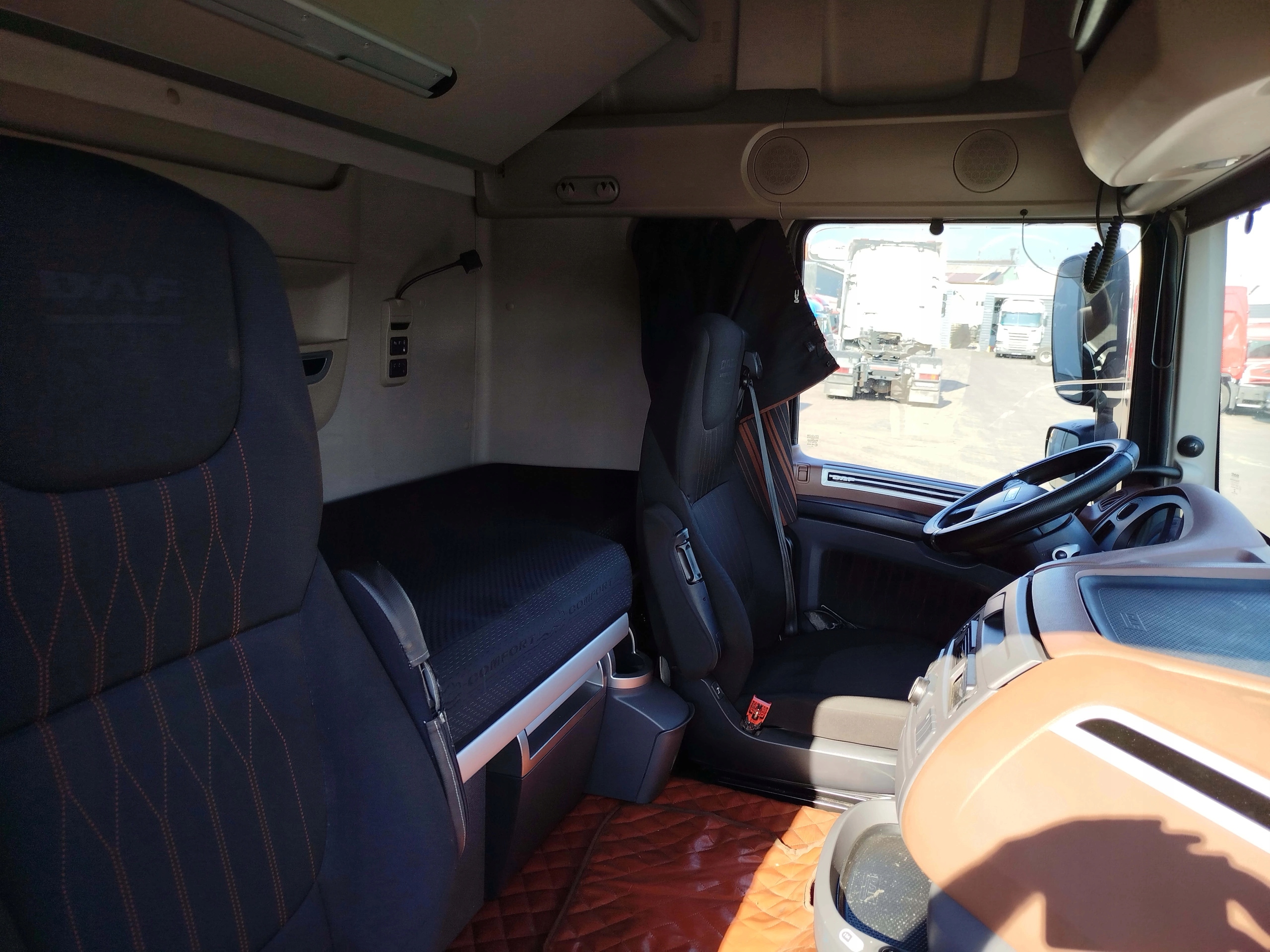 KABINA DAF XF 106 LIFT - obrazek 9