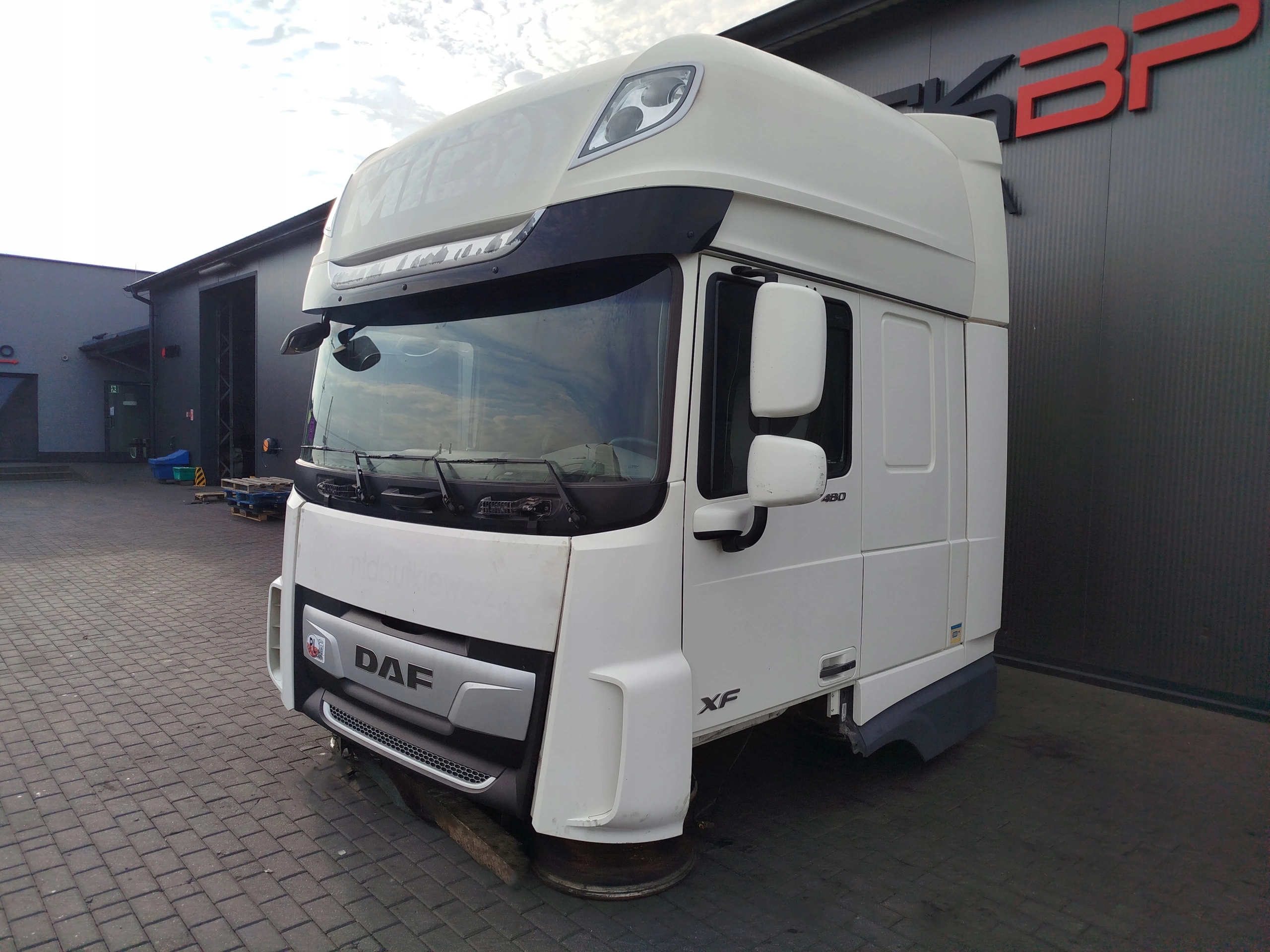 KABINA DAF XF 106 LIFT - obrazek 7