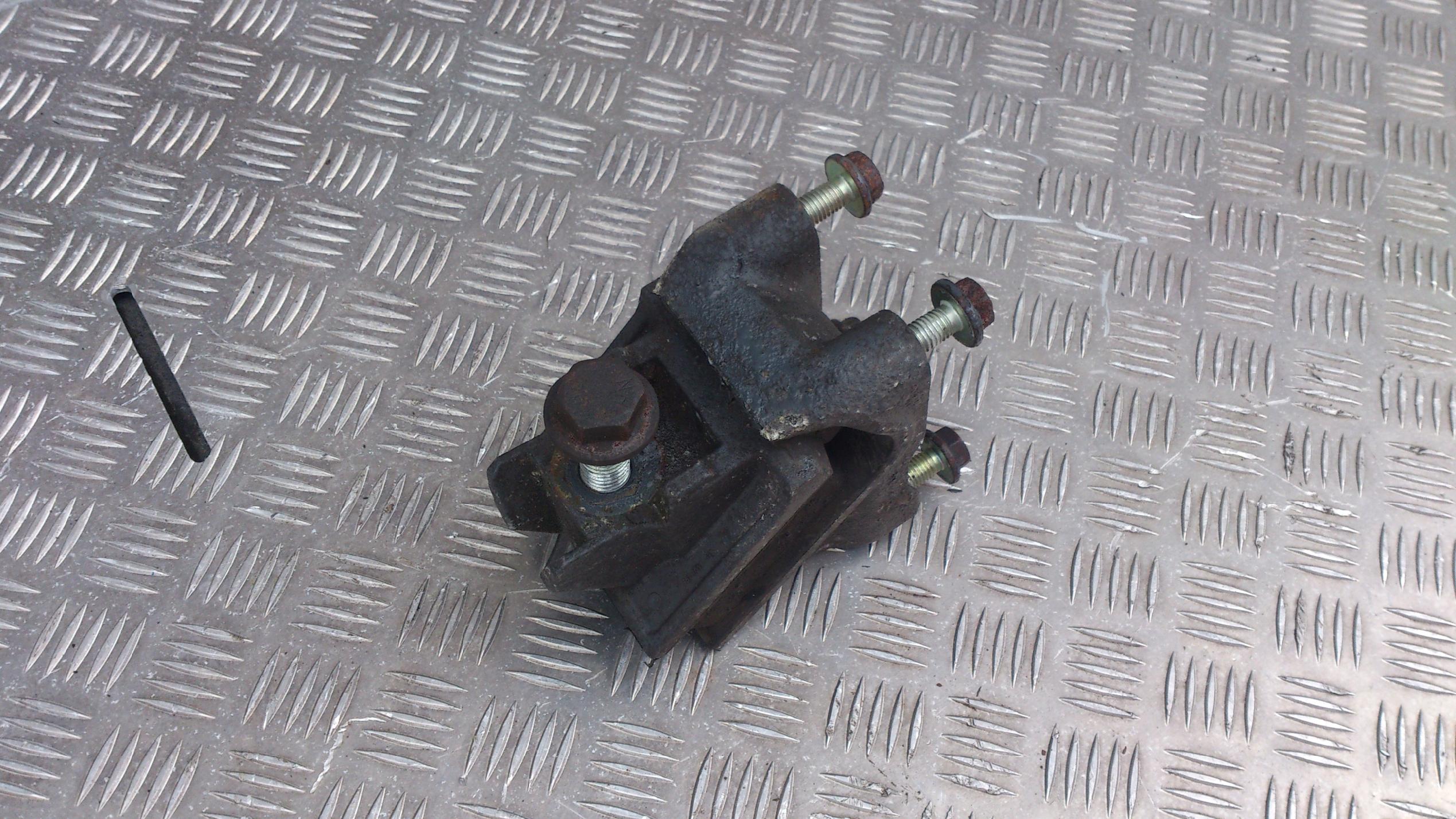 PODUSZKA PODUSZKI SILNIKA PRZÓD DAF 105 - obrazek 3