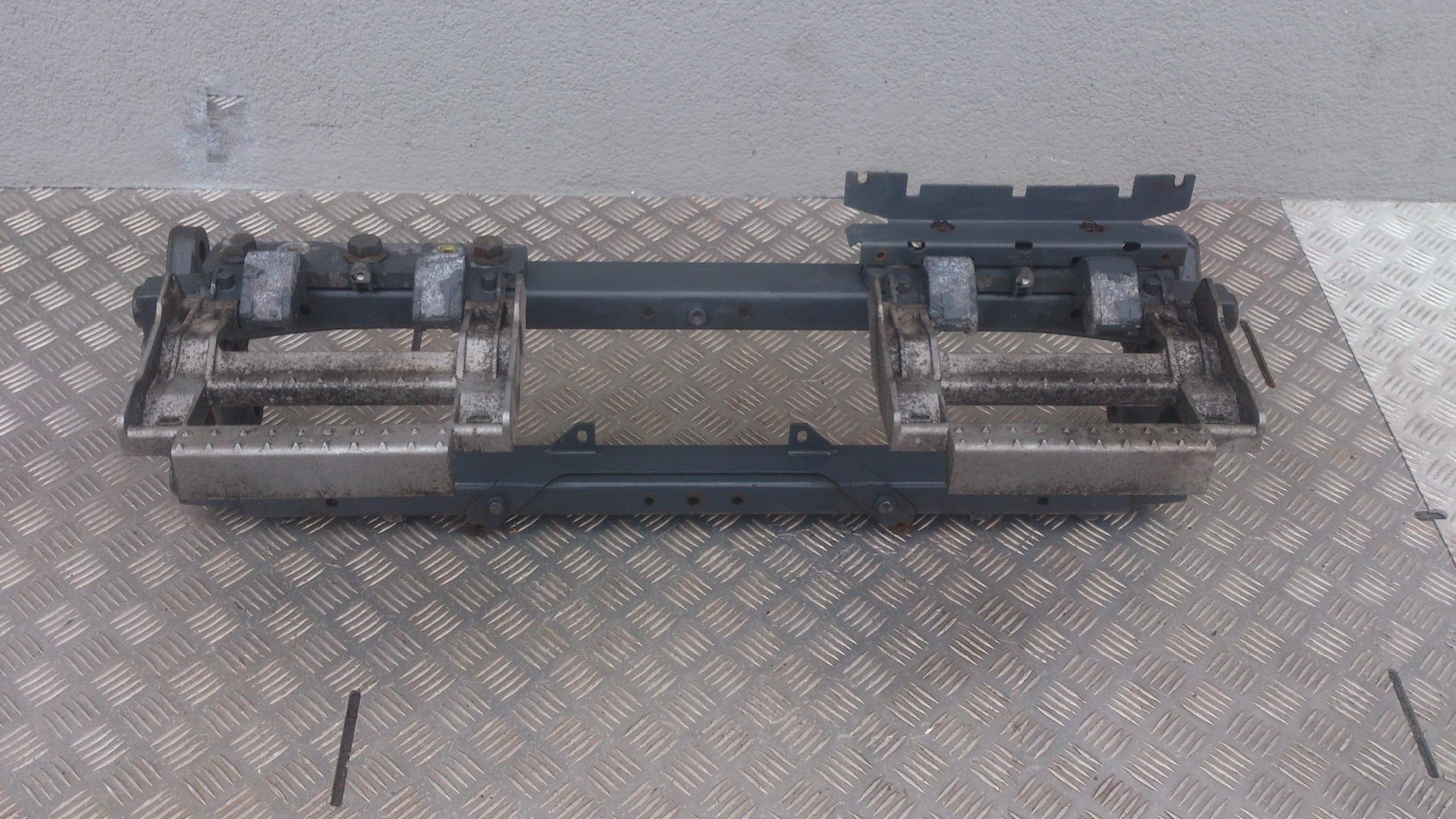 RAMKA PRZEDNIA STOPNIE GNIAZDO ZACZEPU DAF XF 105