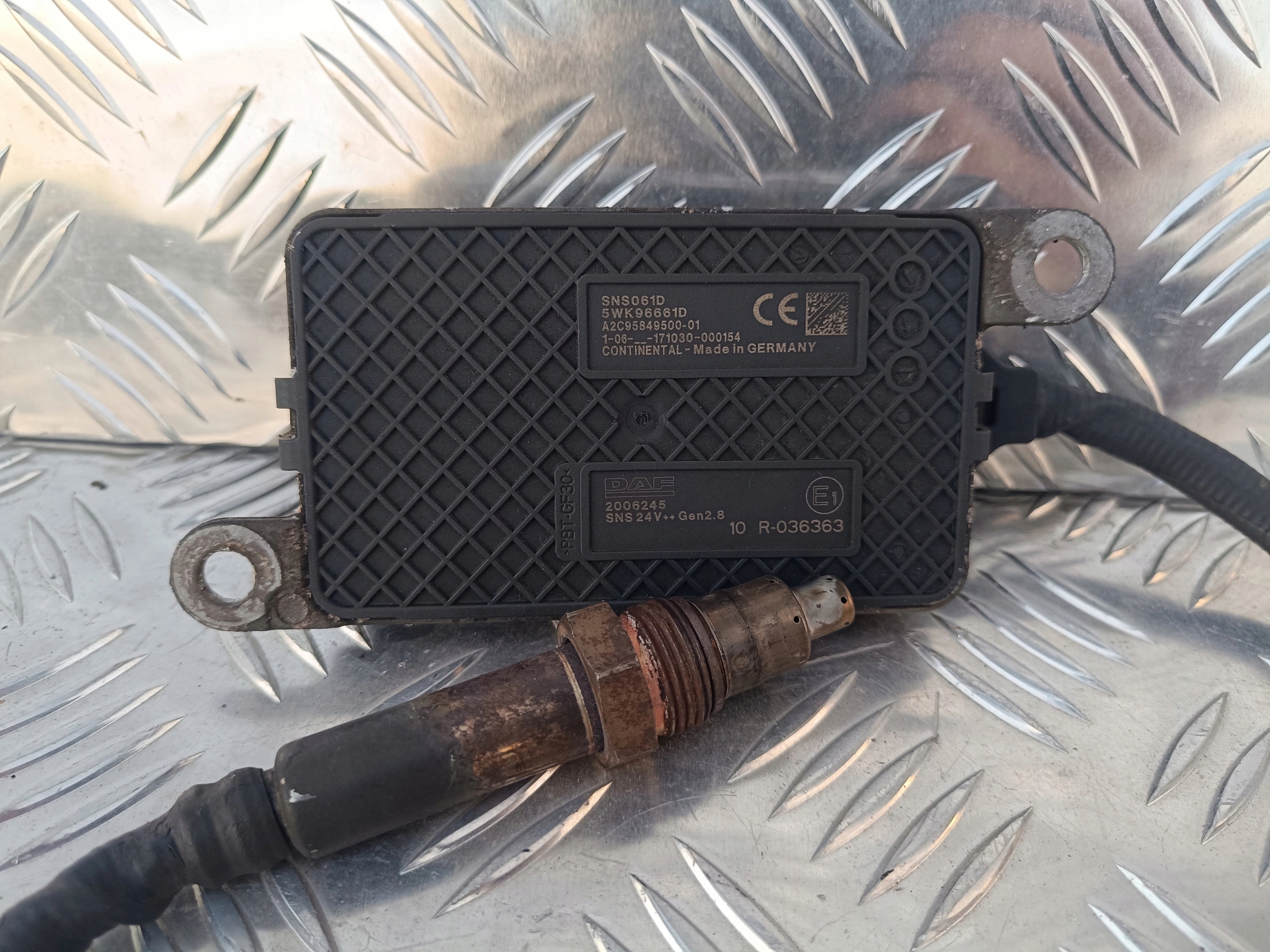 CZUJNIK NOX DAF XF 106 480 PRZED KATALIZATOREM - obrazek 2