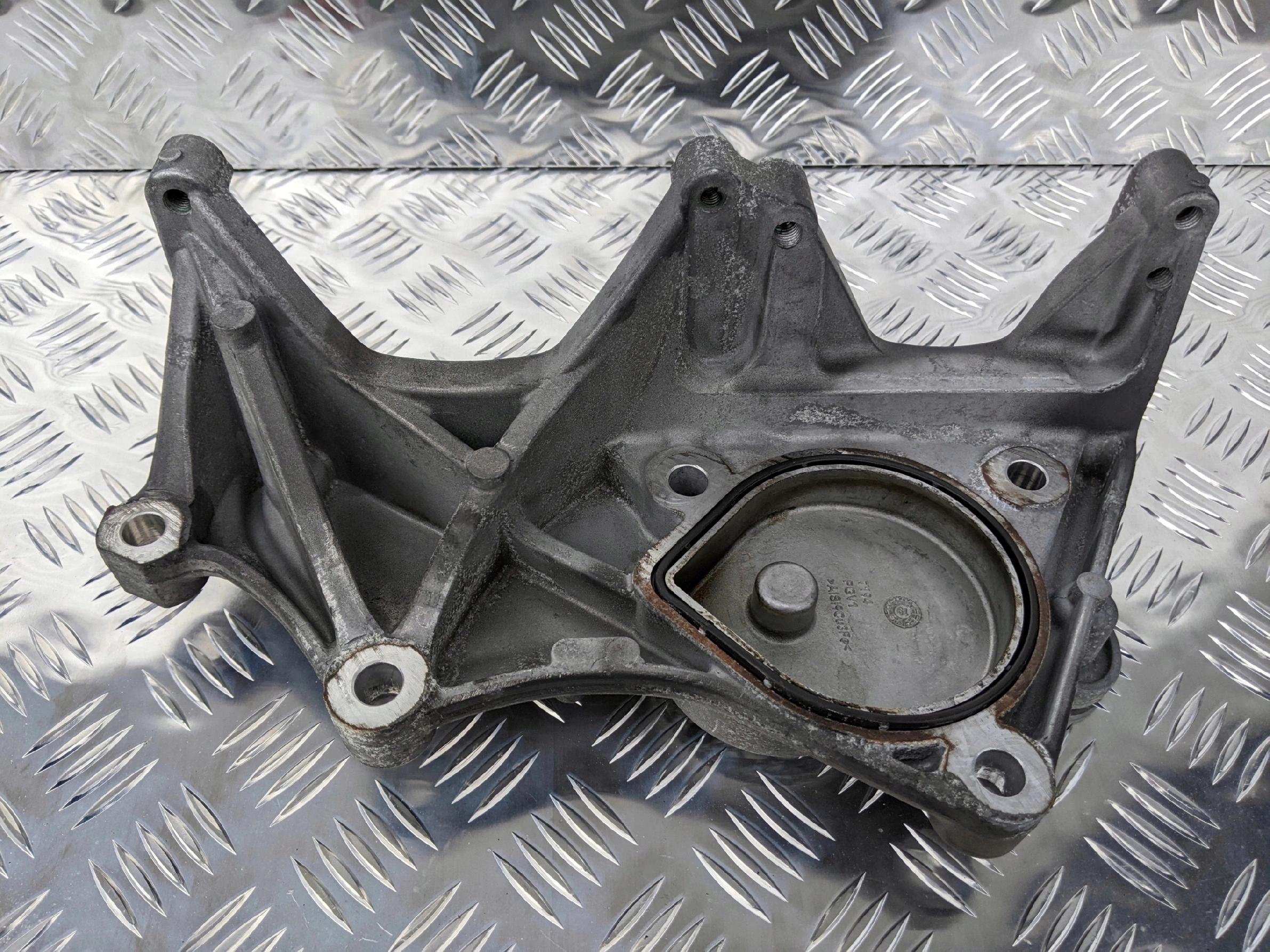 WSPORNIK PODSTAWA SPRĘŻARKI KLIMATYZACJI SCANIA XP - obrazek 2