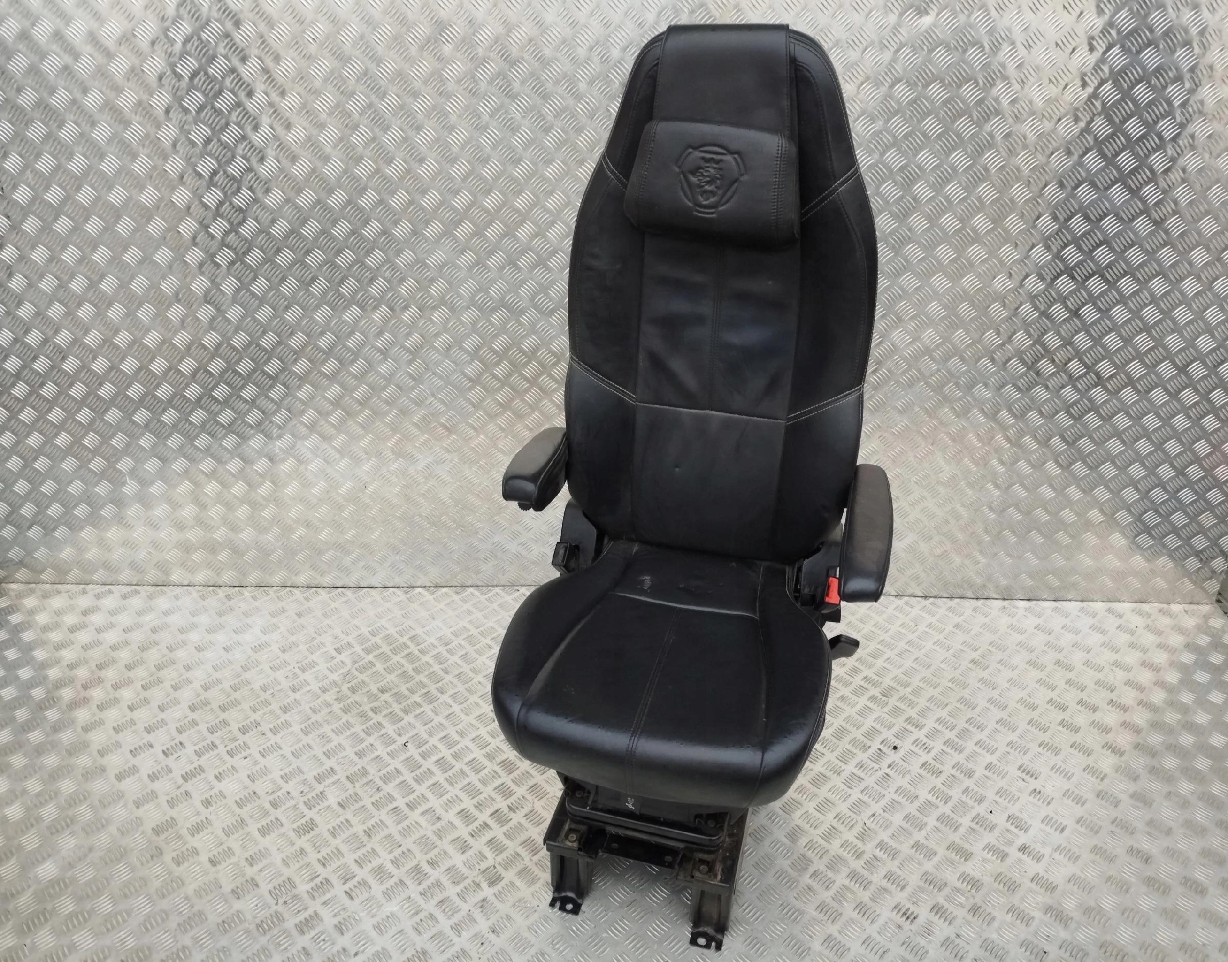 FOTEL PASAŻERA OBROTOWY RECARO SKÓRA SCANIA