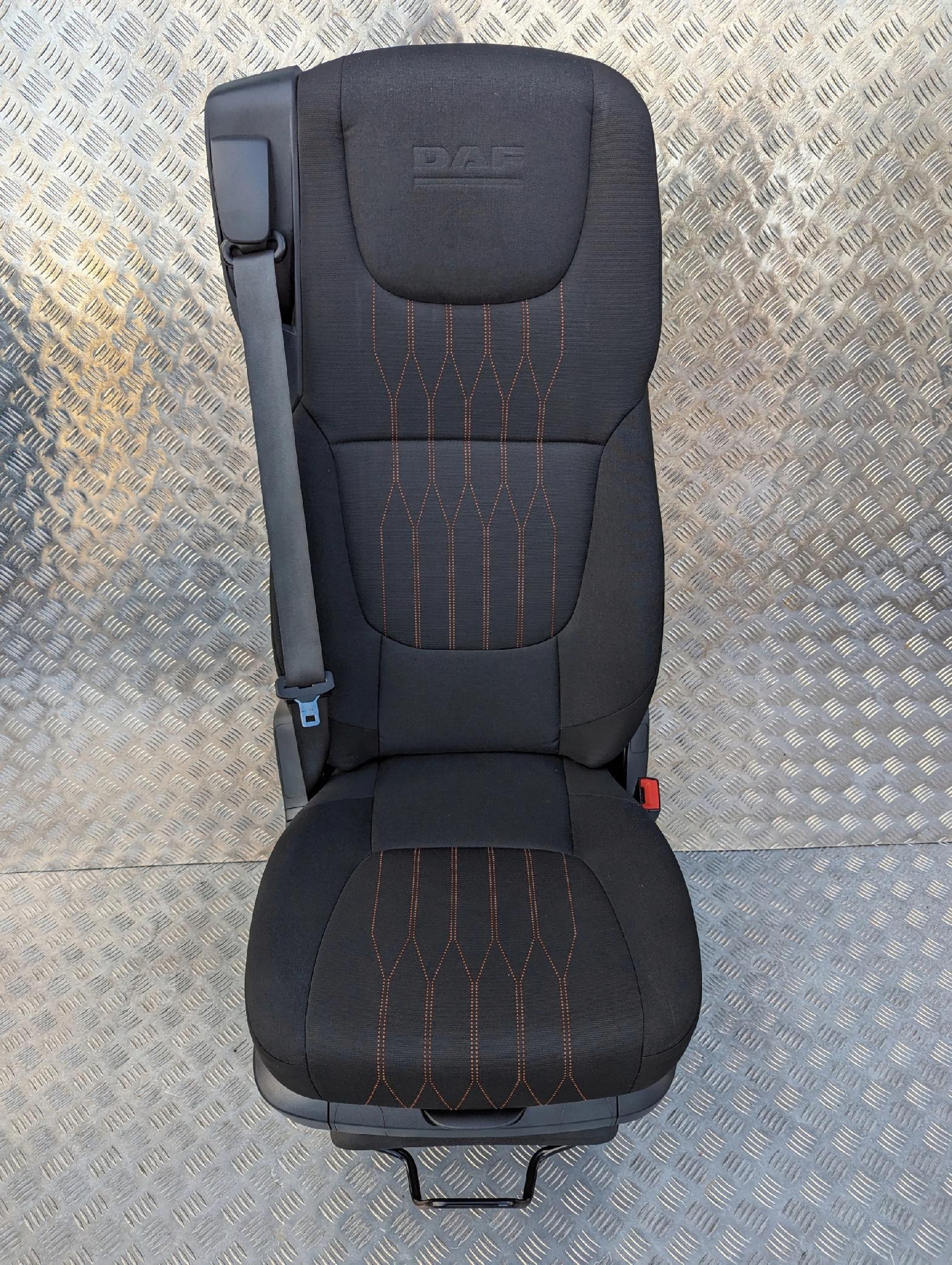 FOTEL PASAŻERA DAF XF 106 LIFT