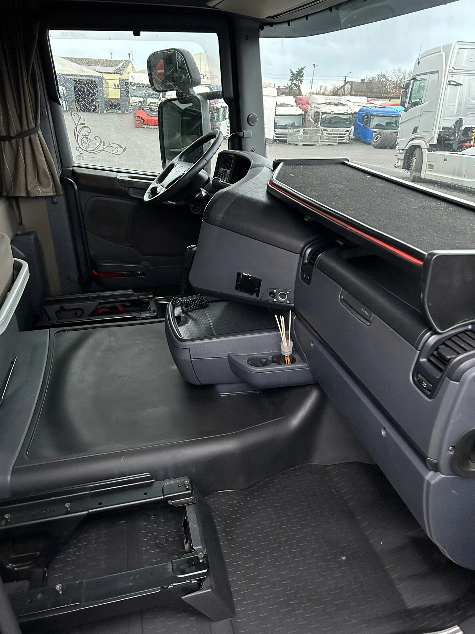 KABINA SCANIA CR19 TOPLINE STREAMLINE - obrazek 10