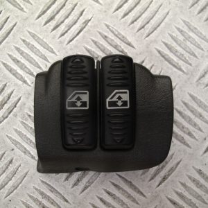 WŁĄCZNIK LEWY PANELU SZYB SCANIA124