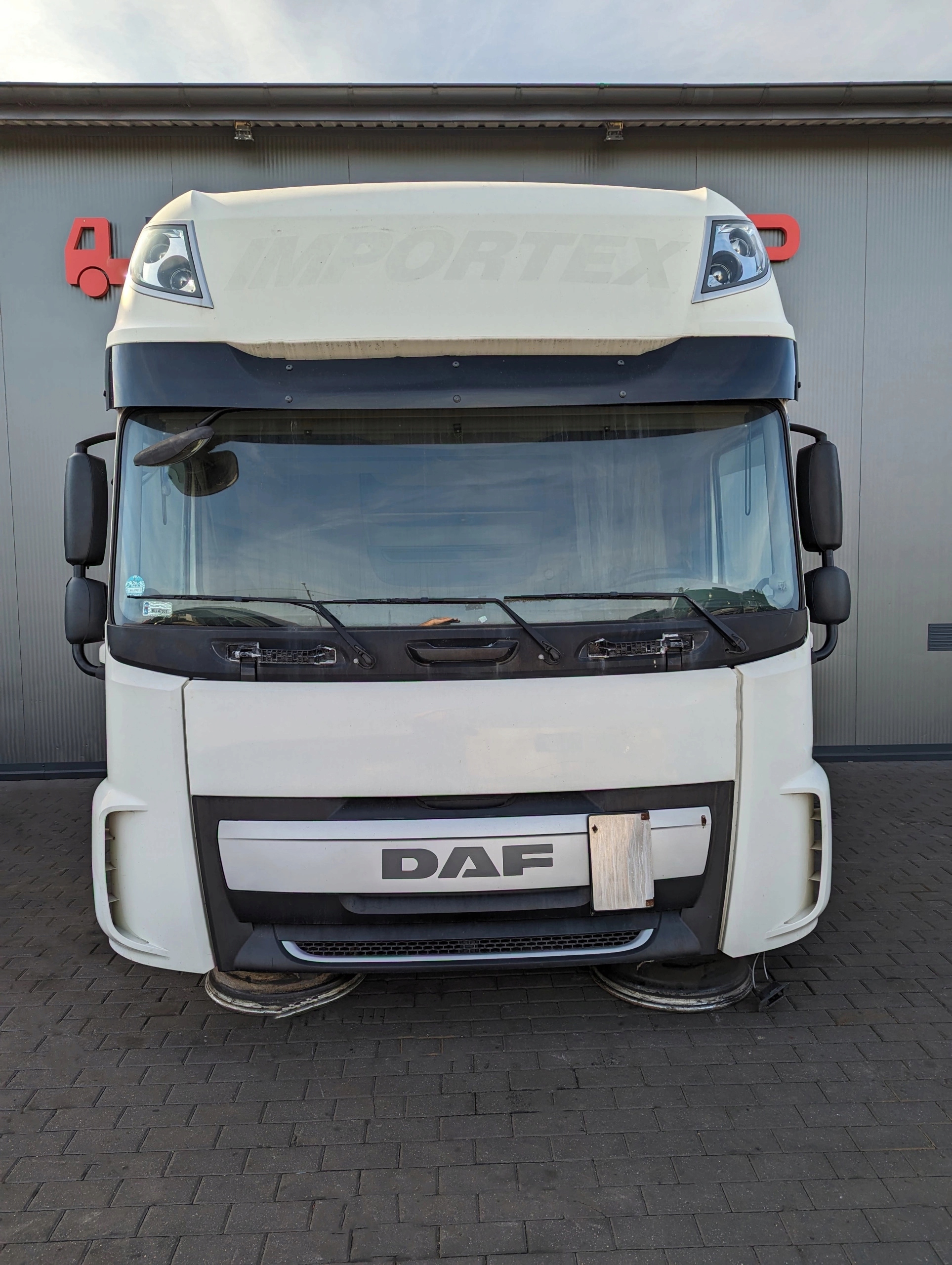 KABINA DAF XF 106 - obrazek 3