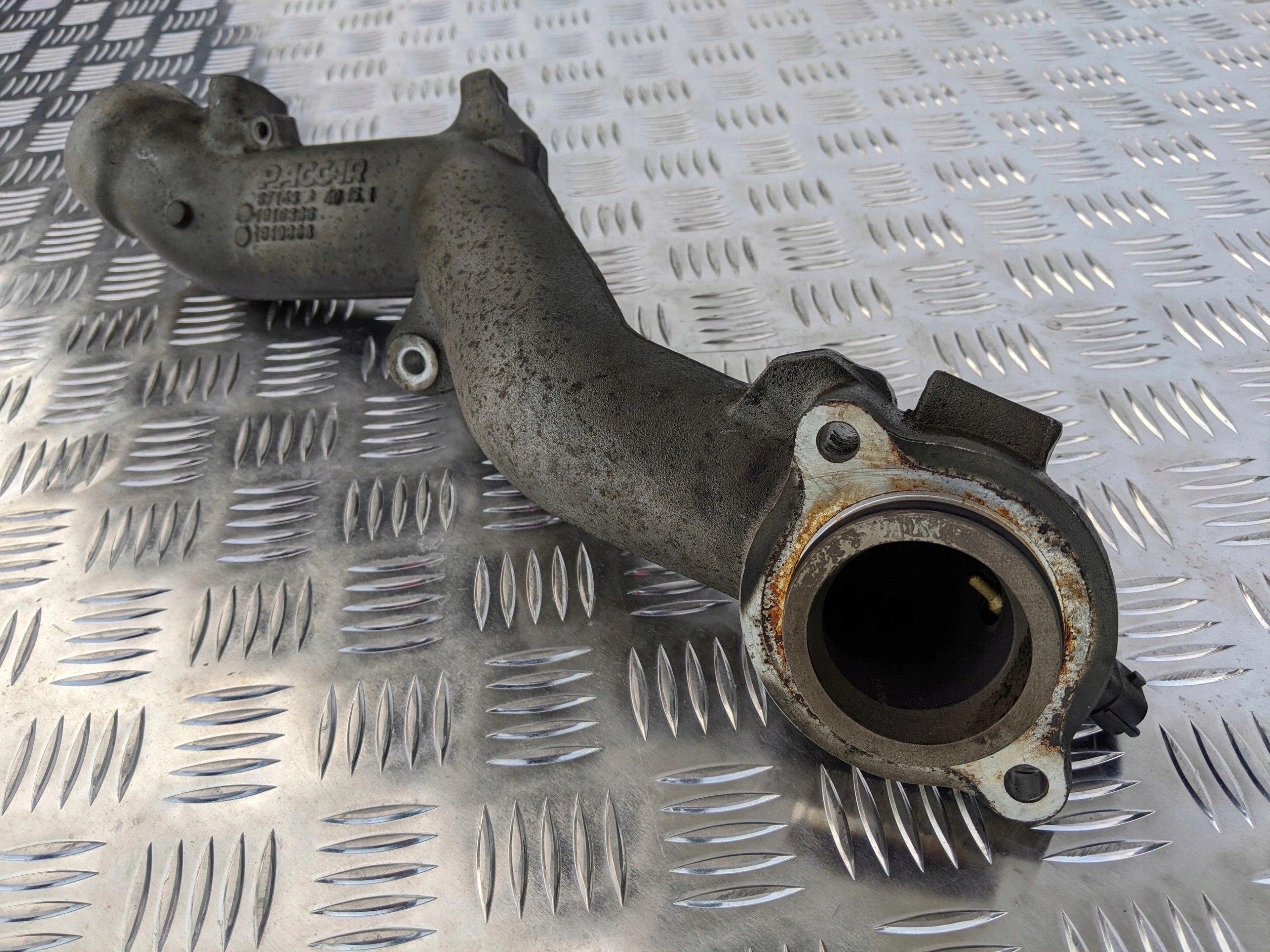 KRÓCIEC ROZDZIELACZ PŁYNU CHŁODZĄCEGO DAF XF 106 - obrazek 7