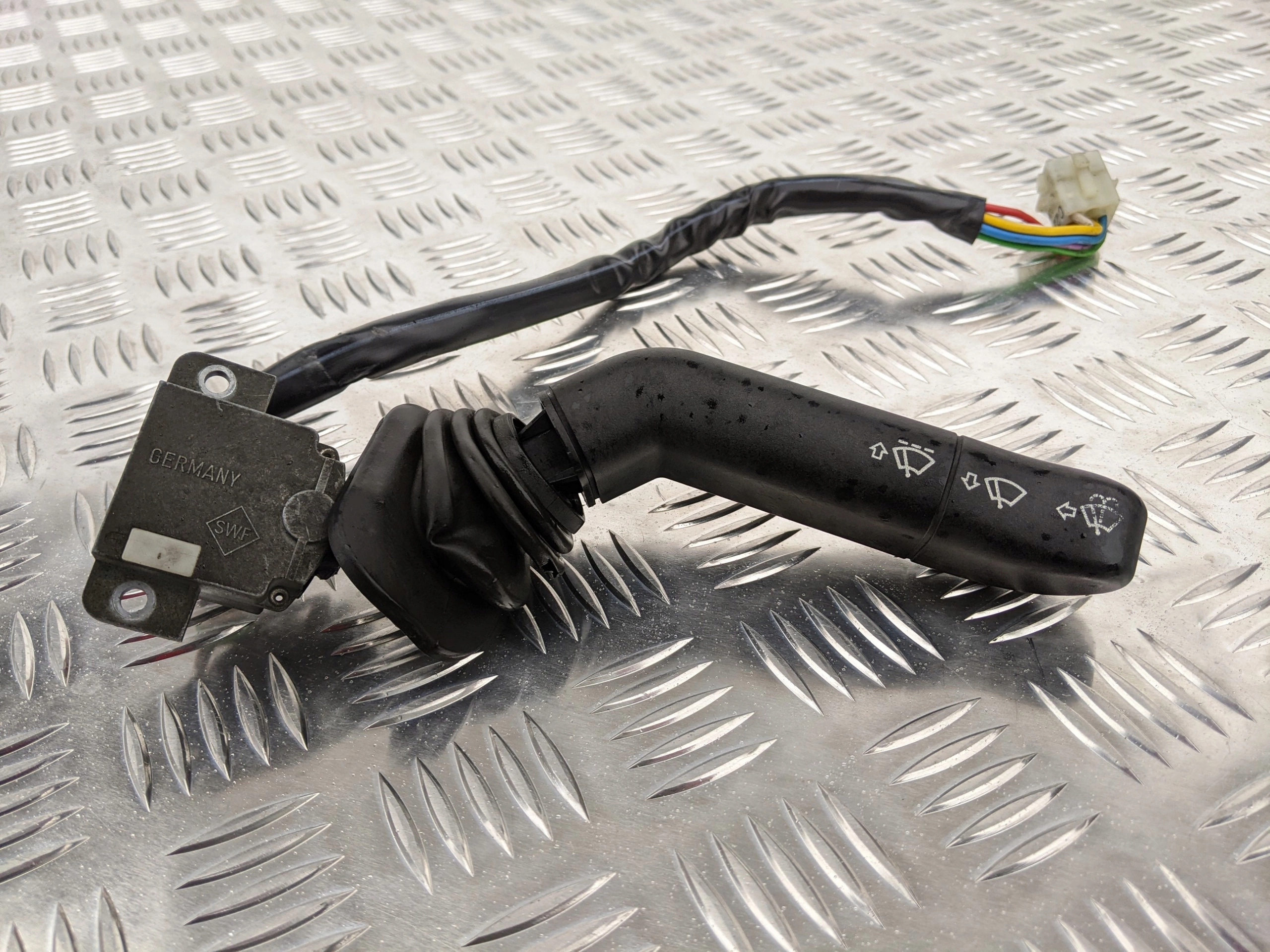 PRZEŁĄCZNIK MANETKA WYCIERACZEK SCANIA 124 - obrazek 4