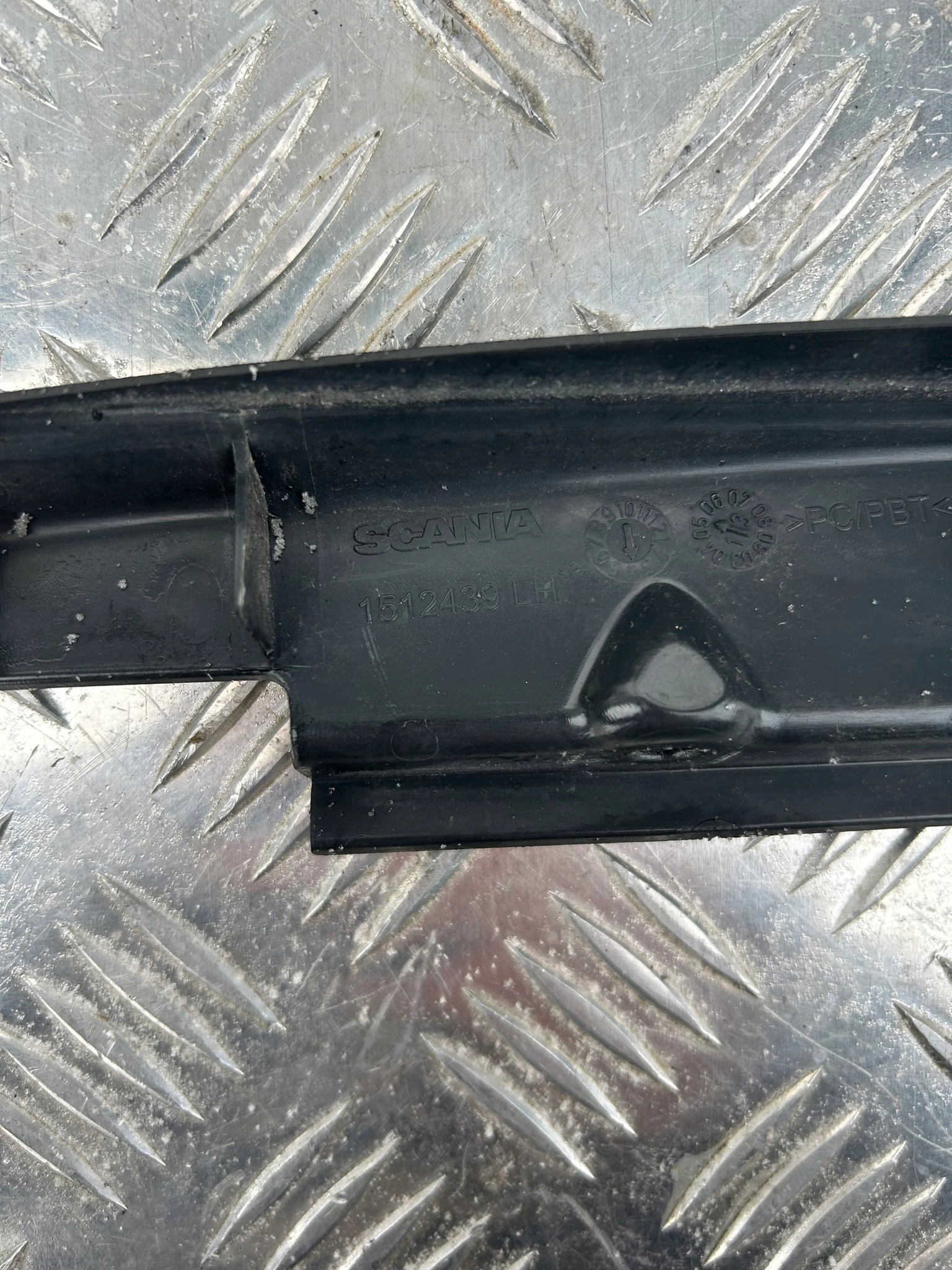 ZAŚLEPKA WSTAWKA LAMPY SCANIA R - obrazek 4