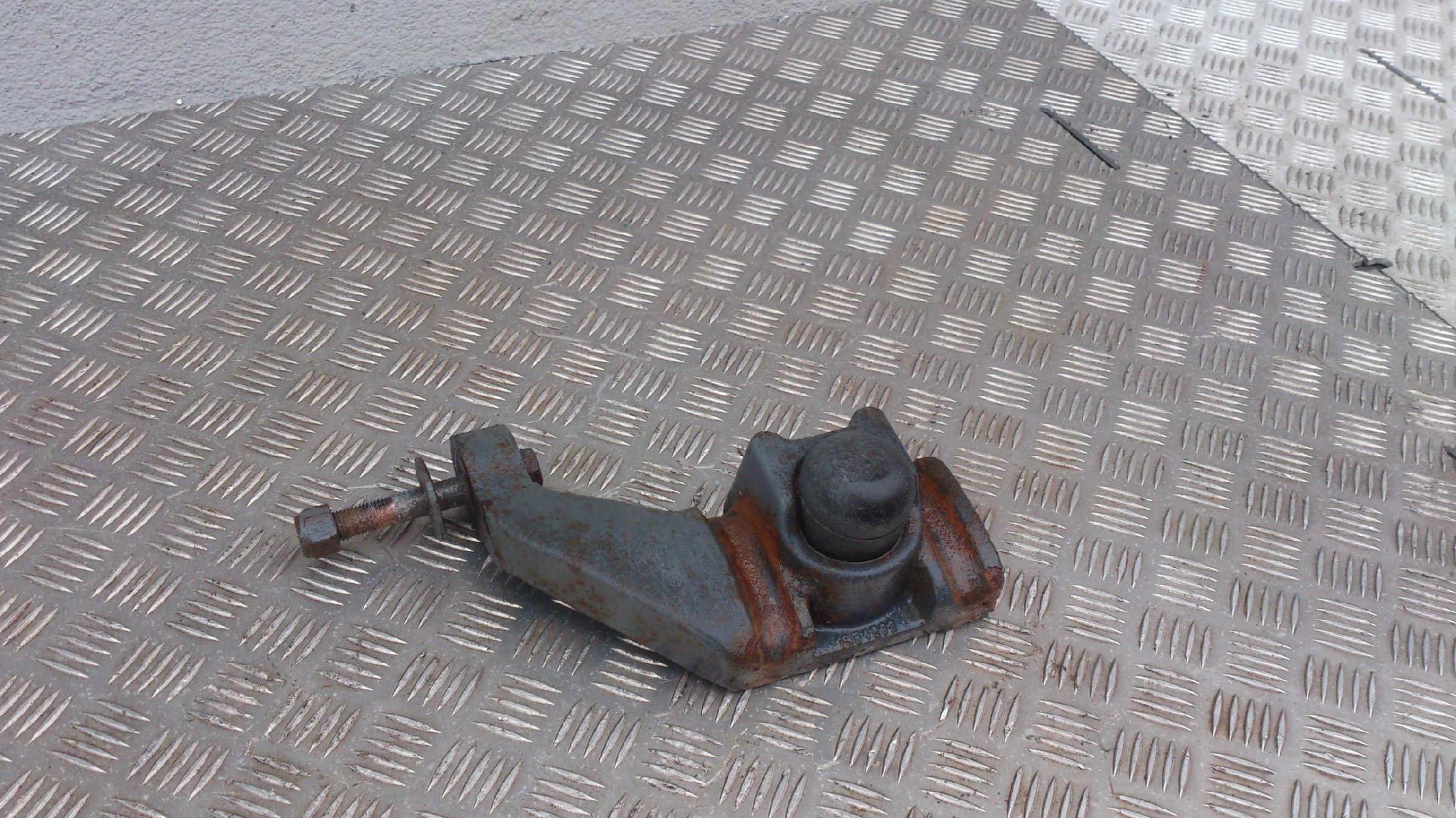 MOCOWANIE ŁAPA WSPORNIK SCANIA 4 WYWROTKA - obrazek 2