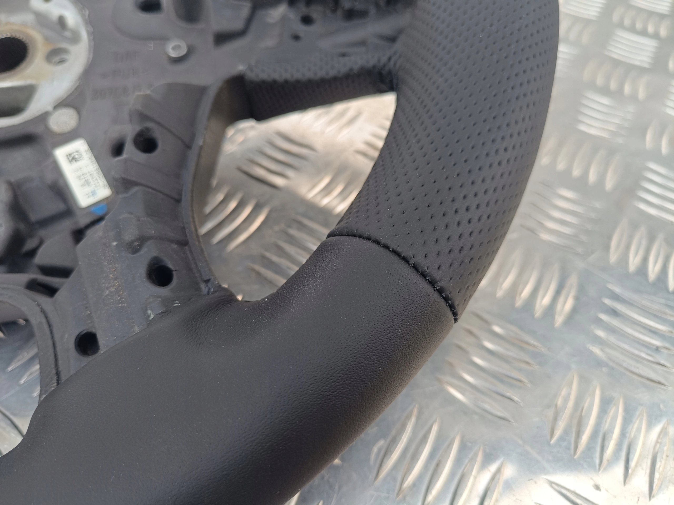 KIEROWNICA OBSZYTA DAF XF 106 - obrazek 3