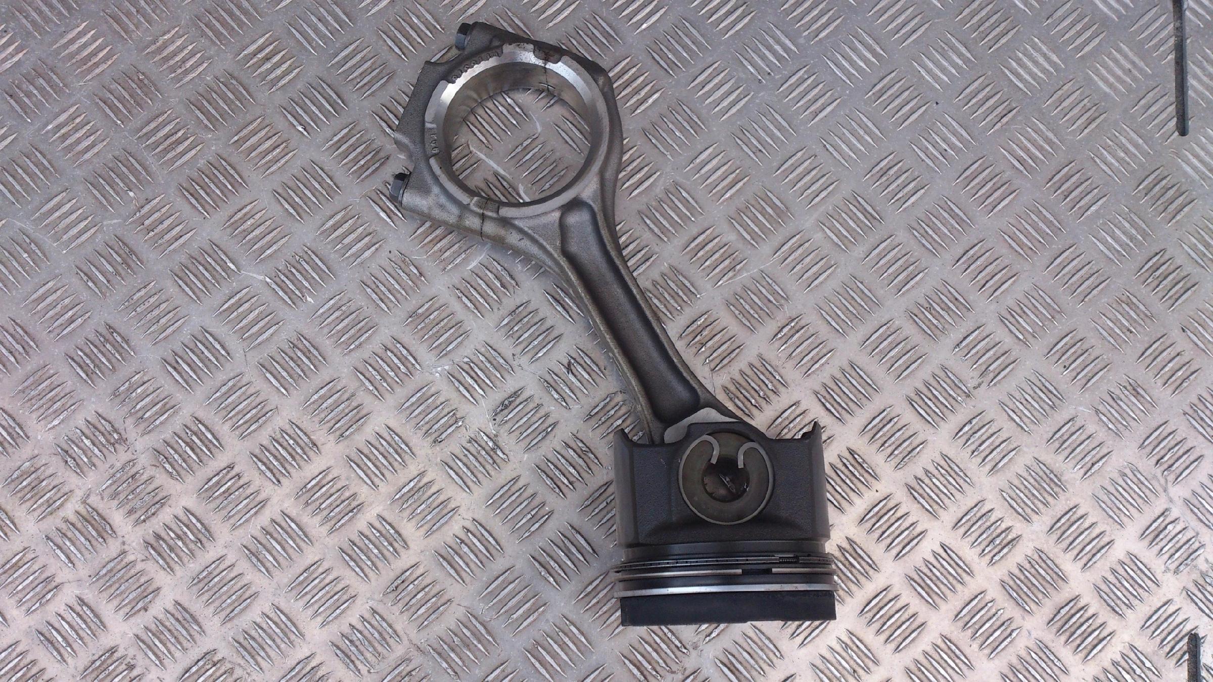 KORBOWÓD Z TŁOKIEM DAF XF 106