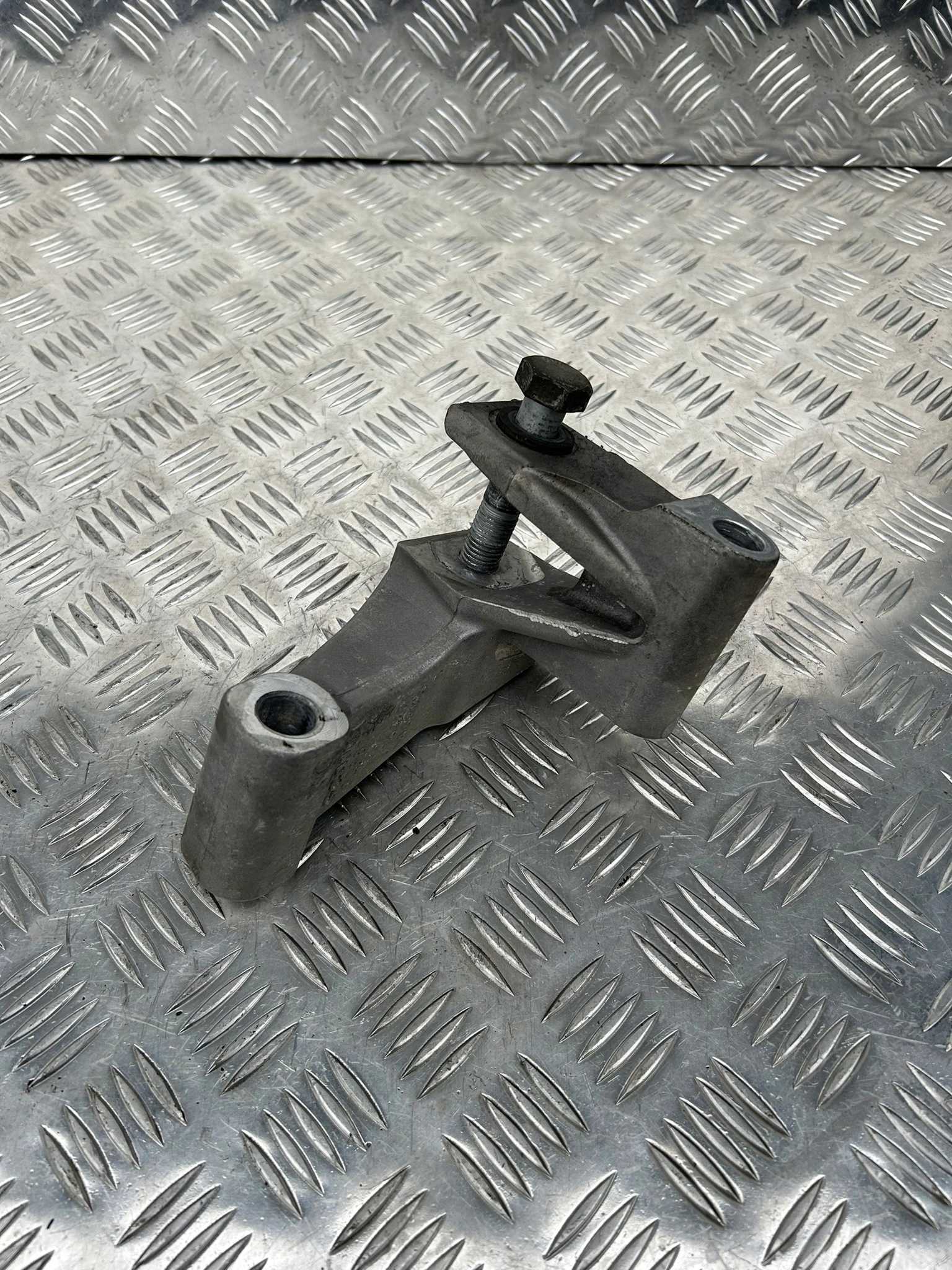 WSPORNIK SIŁOWNIKA KABINY SCANIA NEXT GEN NTG