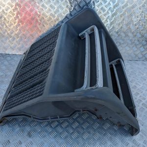 STOPNICA POKRYWA NA AKUMULATORY 180 SCANIA 4 I R