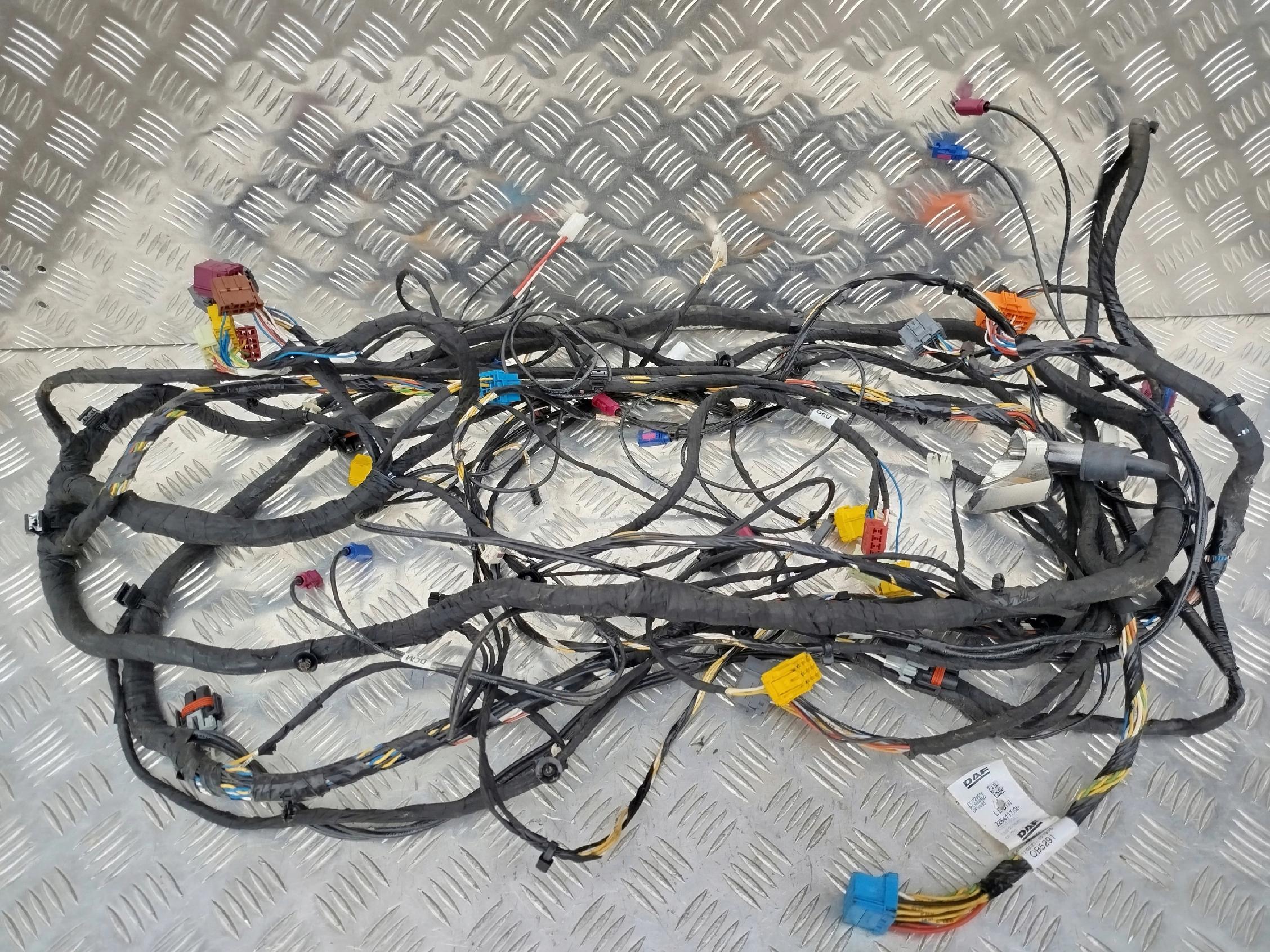 WIĄZKA INSTALACJA GLOBU DAF XF 106 LIFT - obrazek 2