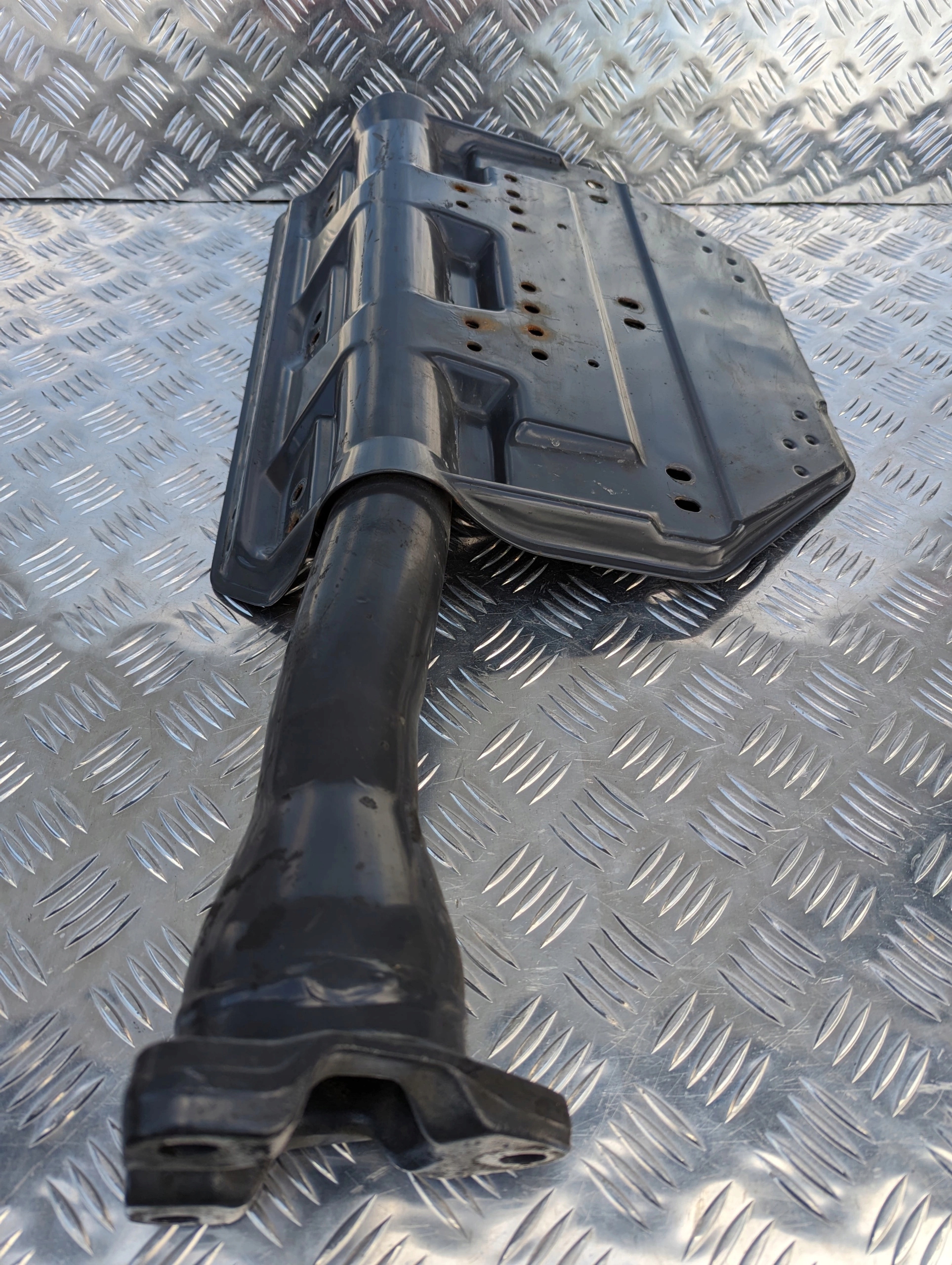 GITARA WSPORNIK BLACHA BŁOTNIKA PRZEDNIA SCANIA R - obrazek 3