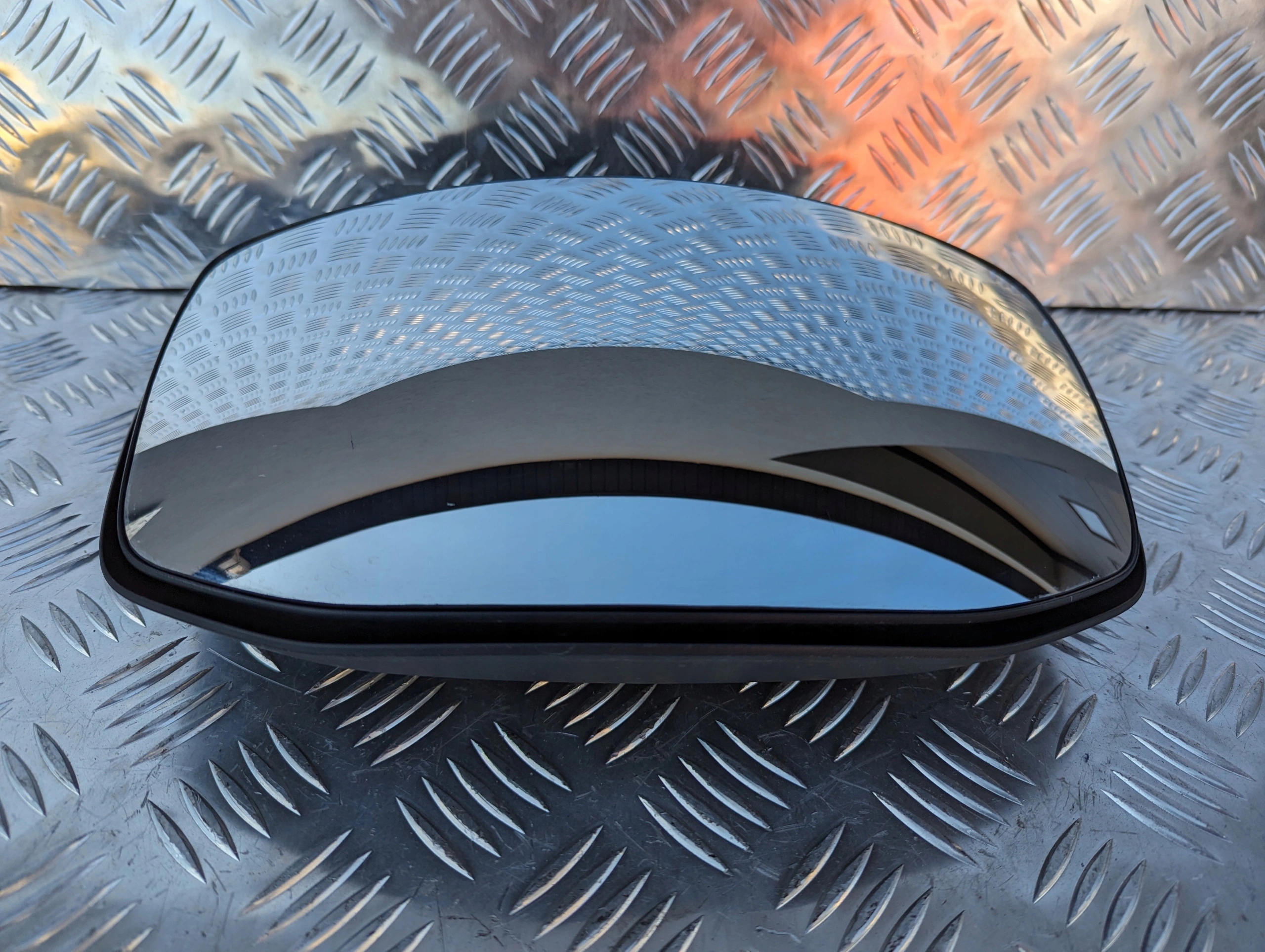 LUSTERKO KRAWĘŻNIKOWE SCANIA R S NTG - obrazek 2