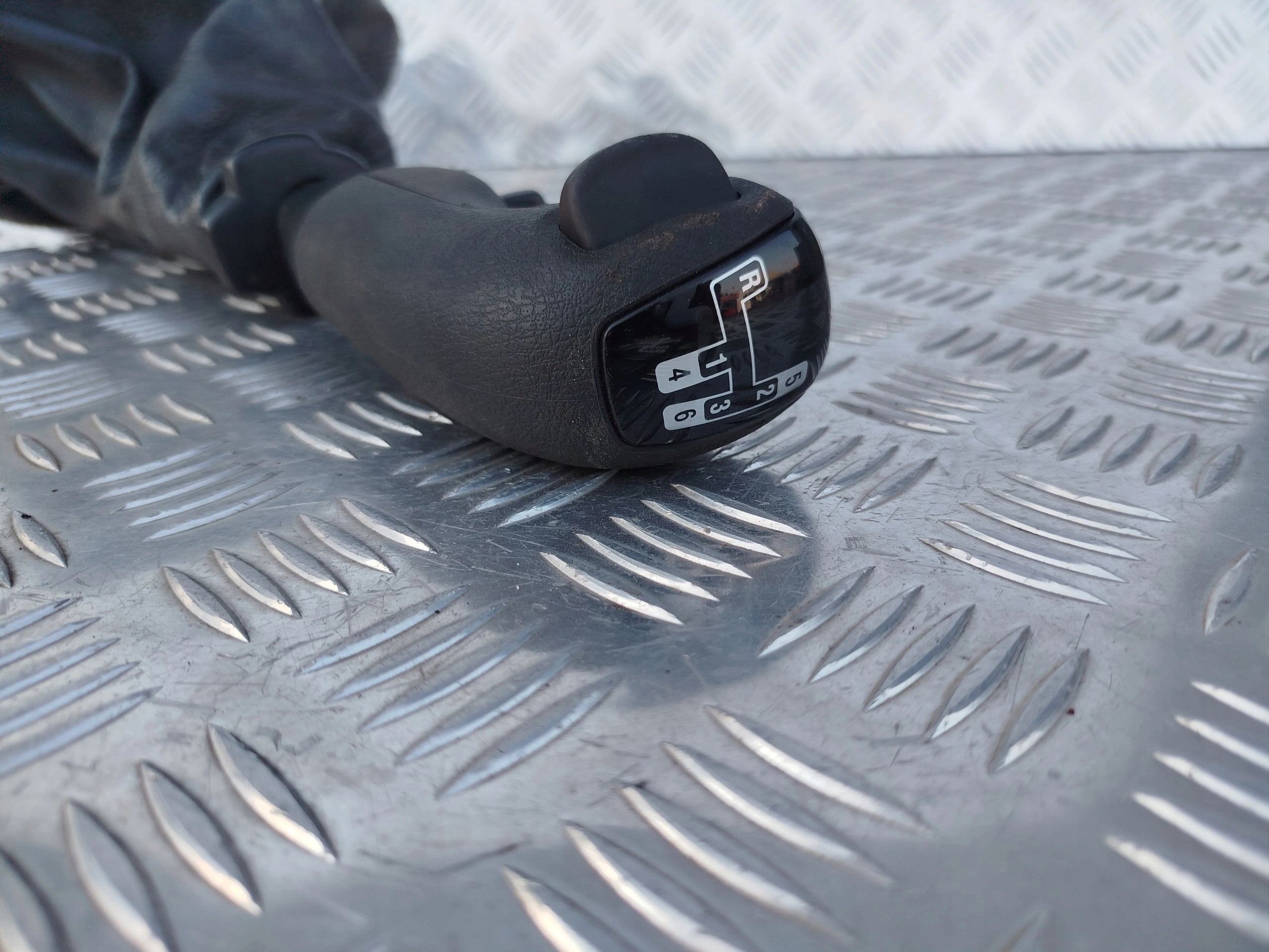 LEWAREK GAŁKA DRĄŻEK ZMIANY BIEGÓW SCANIA G - obrazek 4