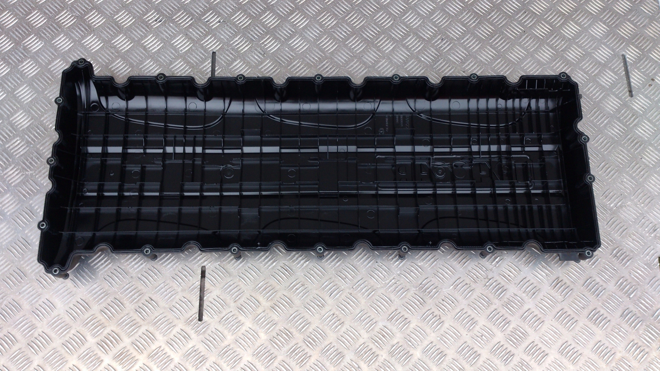 POKRYWA GÓRNA GŁOWICY ZAWORÓW DAF CF 106 - obrazek 3