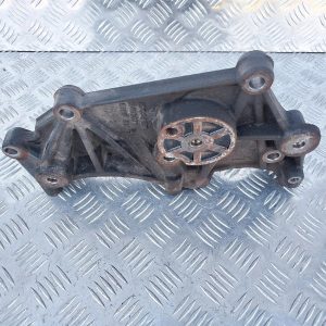 WSPORNIK PODSTAWA ALTERNATORA SCANIA NTG