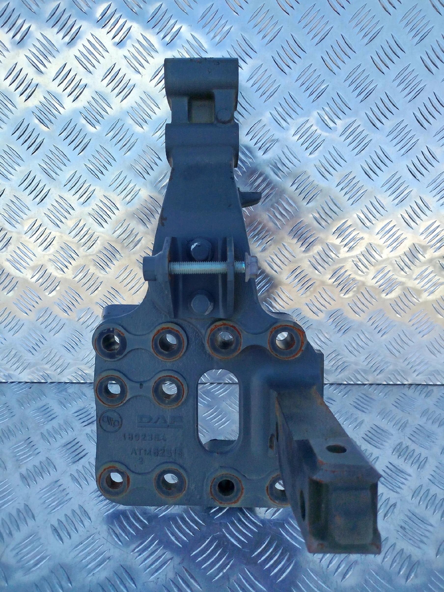 WSPORNIK KABINY PRAWY TYŁ DAF XF 106