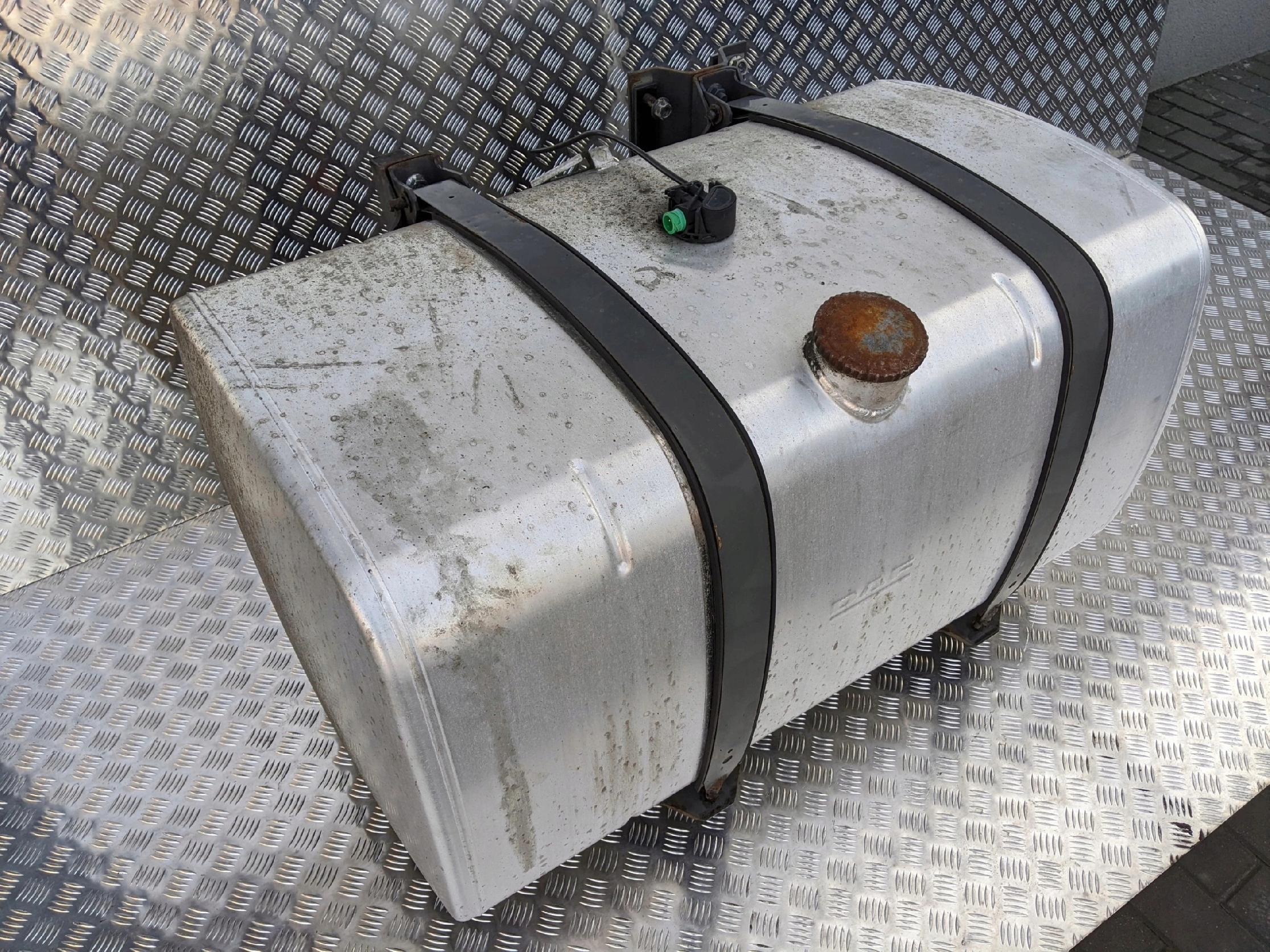 ZBIORNIK PALIWA 400 LITRÓW Z ŁAPAMI DAF XF 106 - obrazek 3