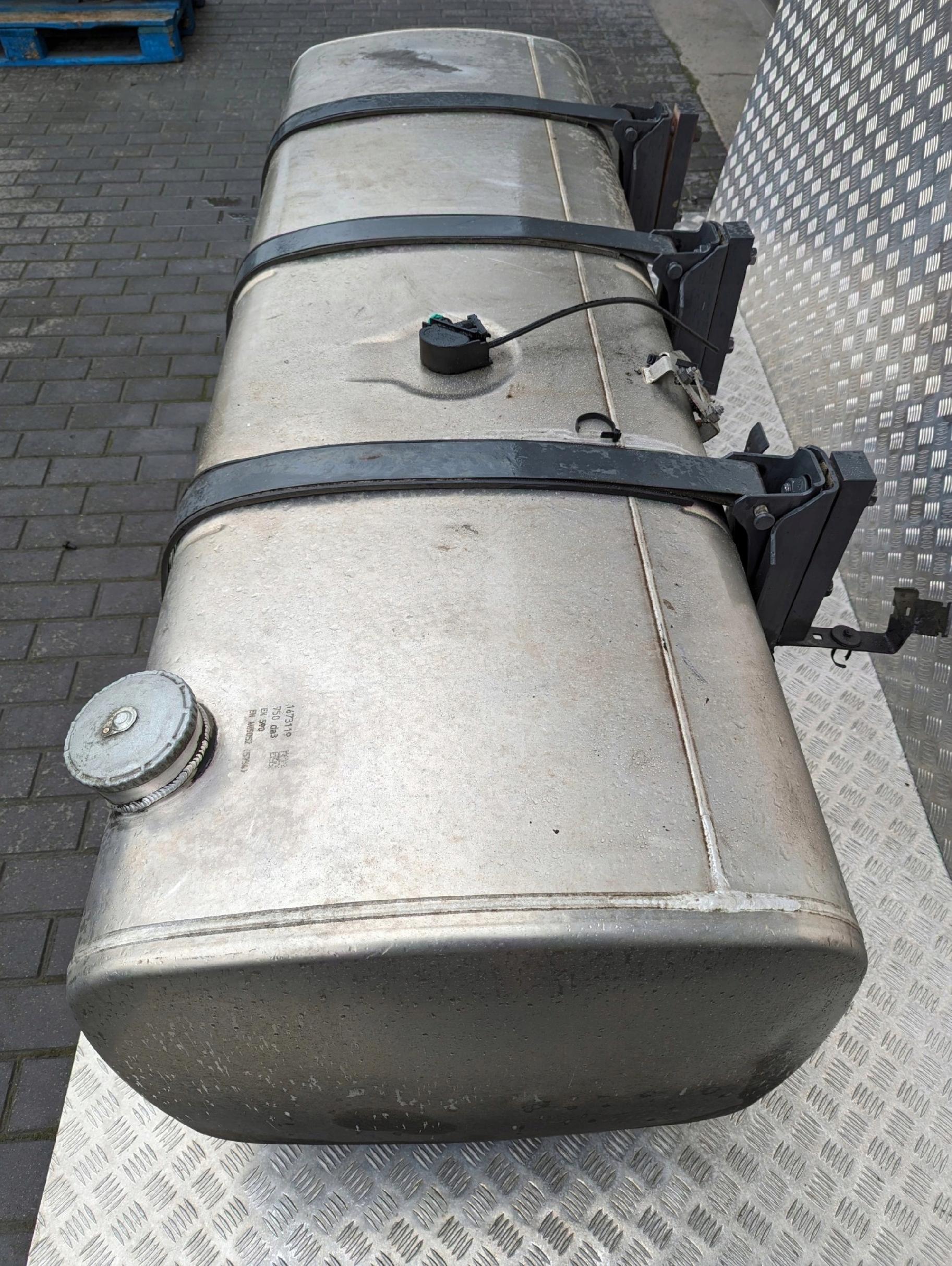 ZBIORNIK PALIWA 750 LITRÓW DAF XF 106 LIFT 2018 RO - obrazek 2