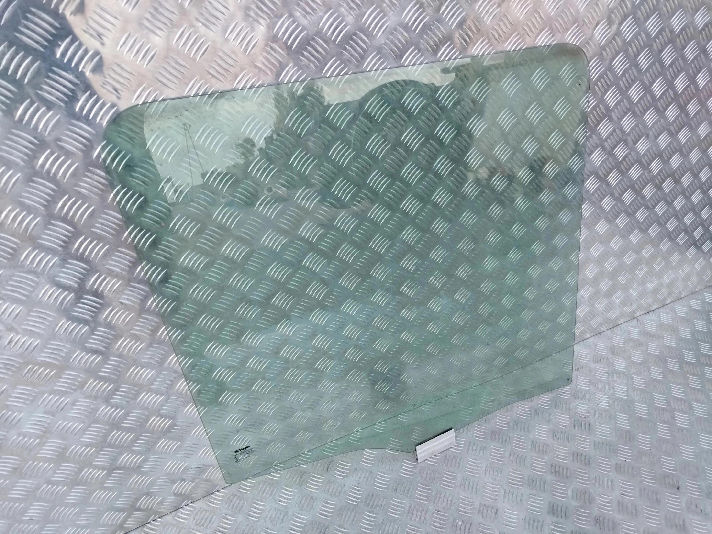 SZYBA DRZWI PRAWA SCANIA R - obrazek 2