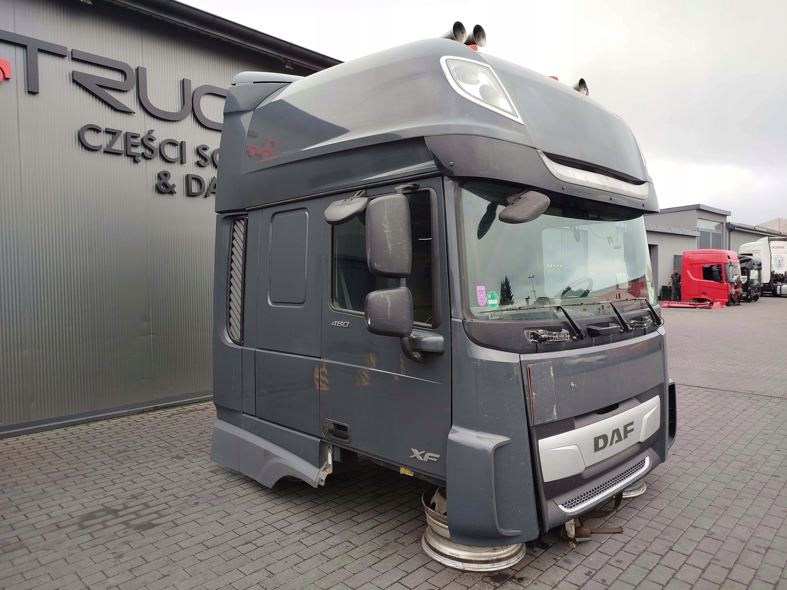 KABINA DAF XF 106 LIFT - obrazek 2