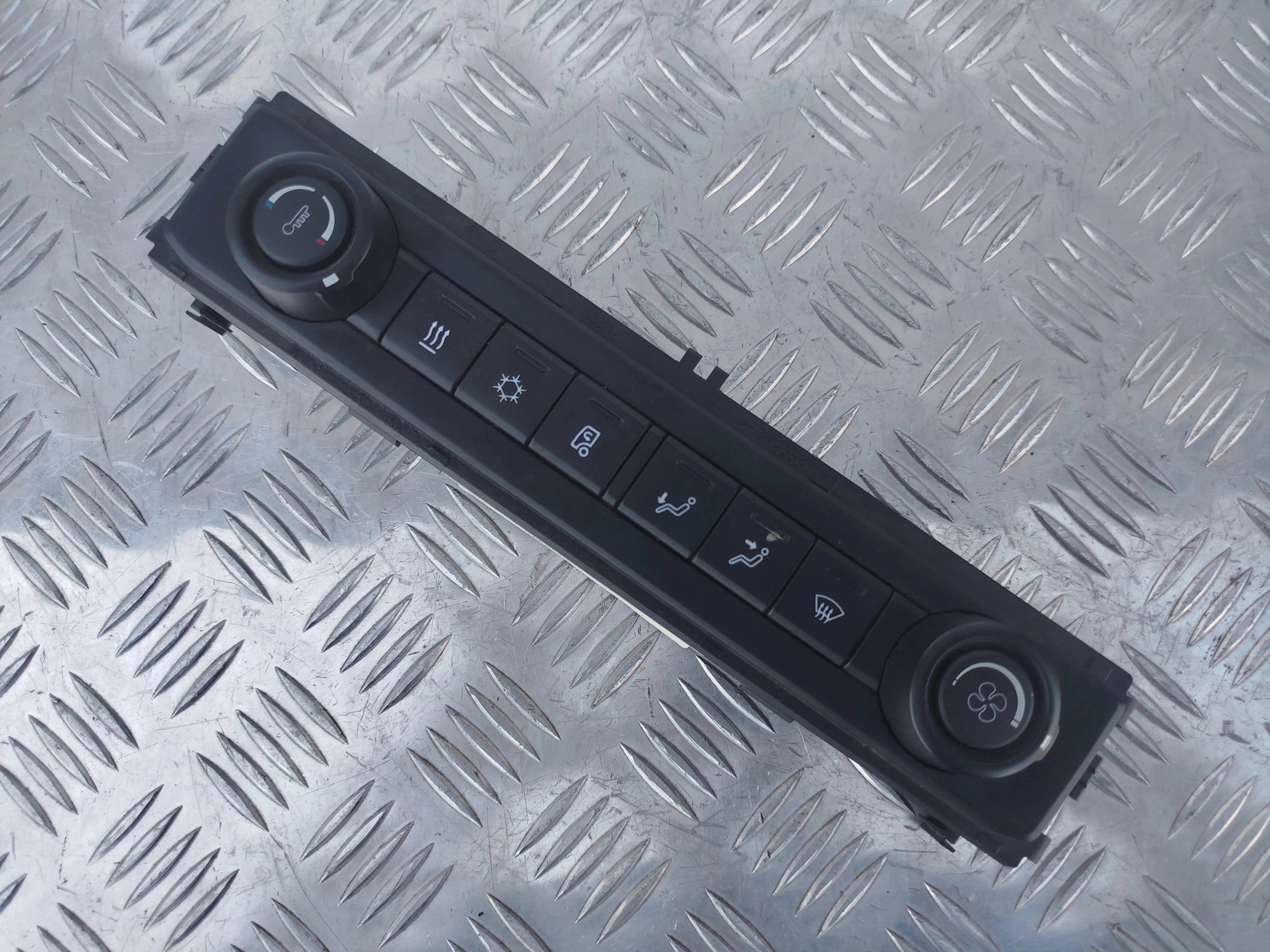 PANEL OGRZEWANIA KLIMATYZACJI SCANIA NTG - obrazek 3