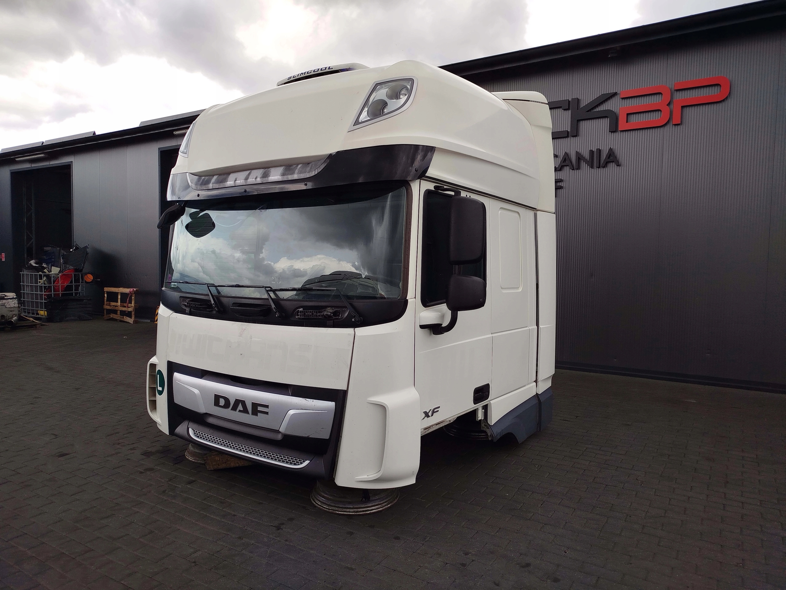 KABINA DAF XF 106 LIFT - obrazek 7