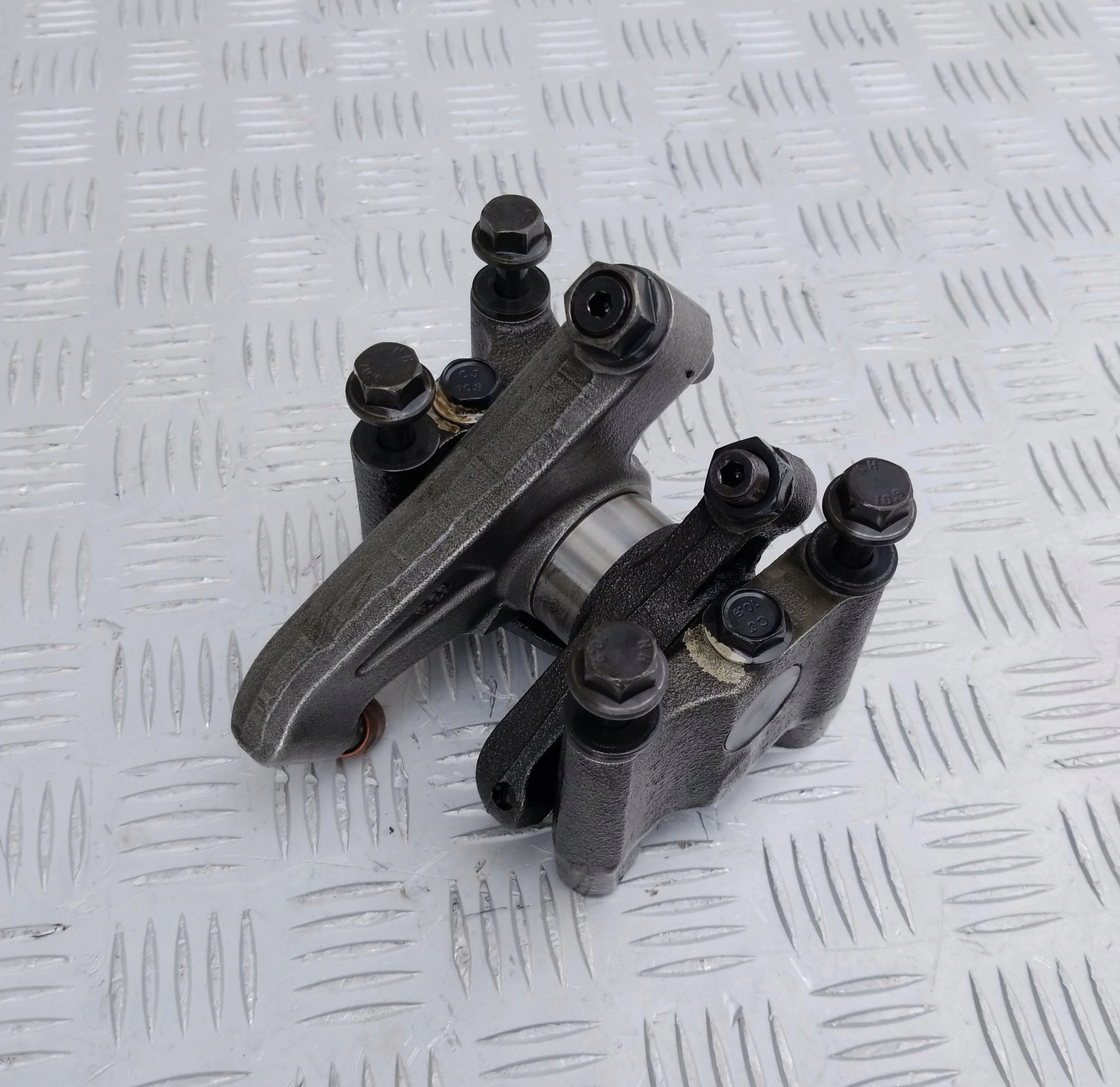 POPYCHACZE ZAWORÓW KLAWIATURA DAF XF 105