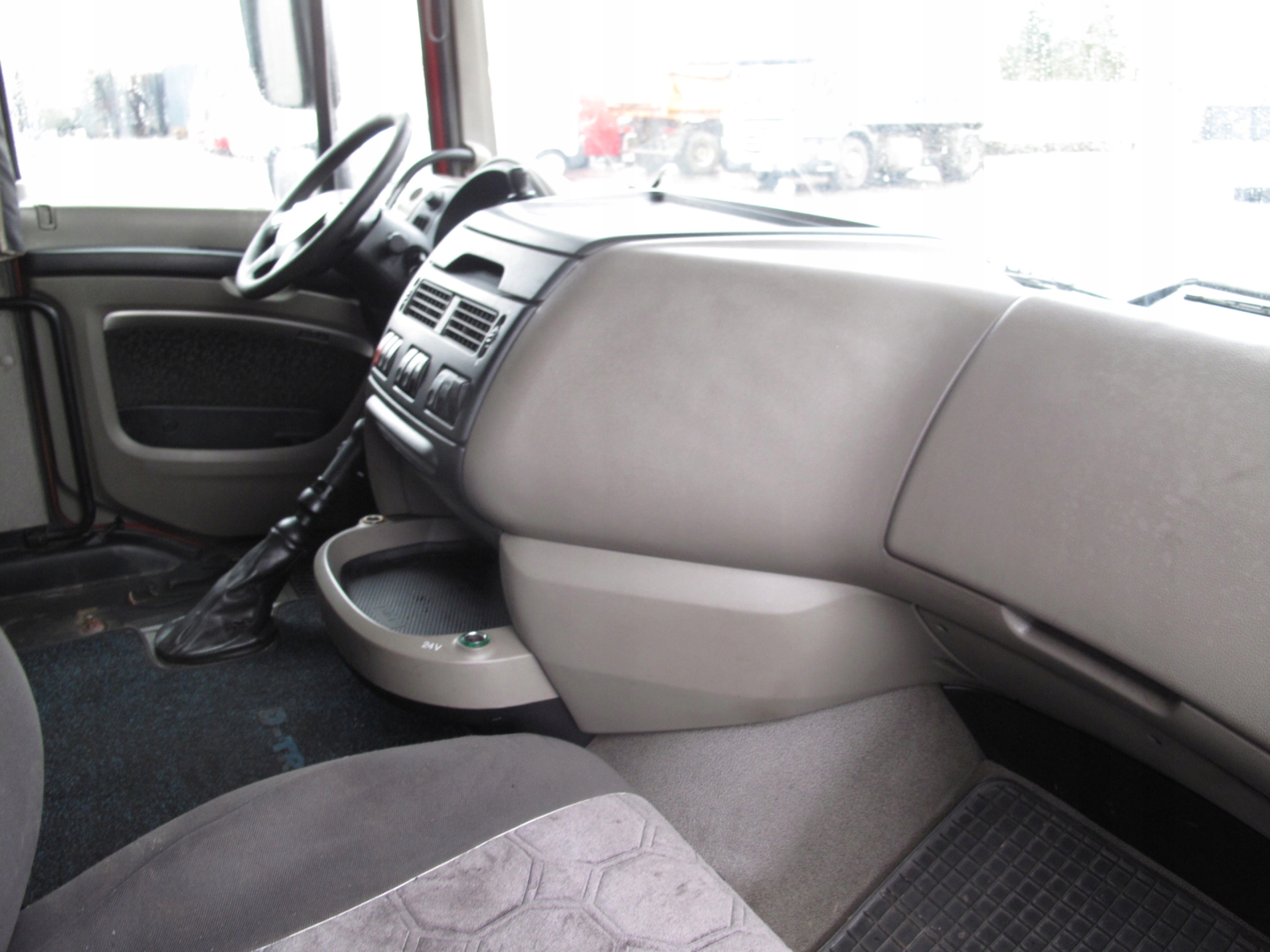 KABINA DAF SUPER SPACE CAB XF 105 MANUAL - obrazek 5