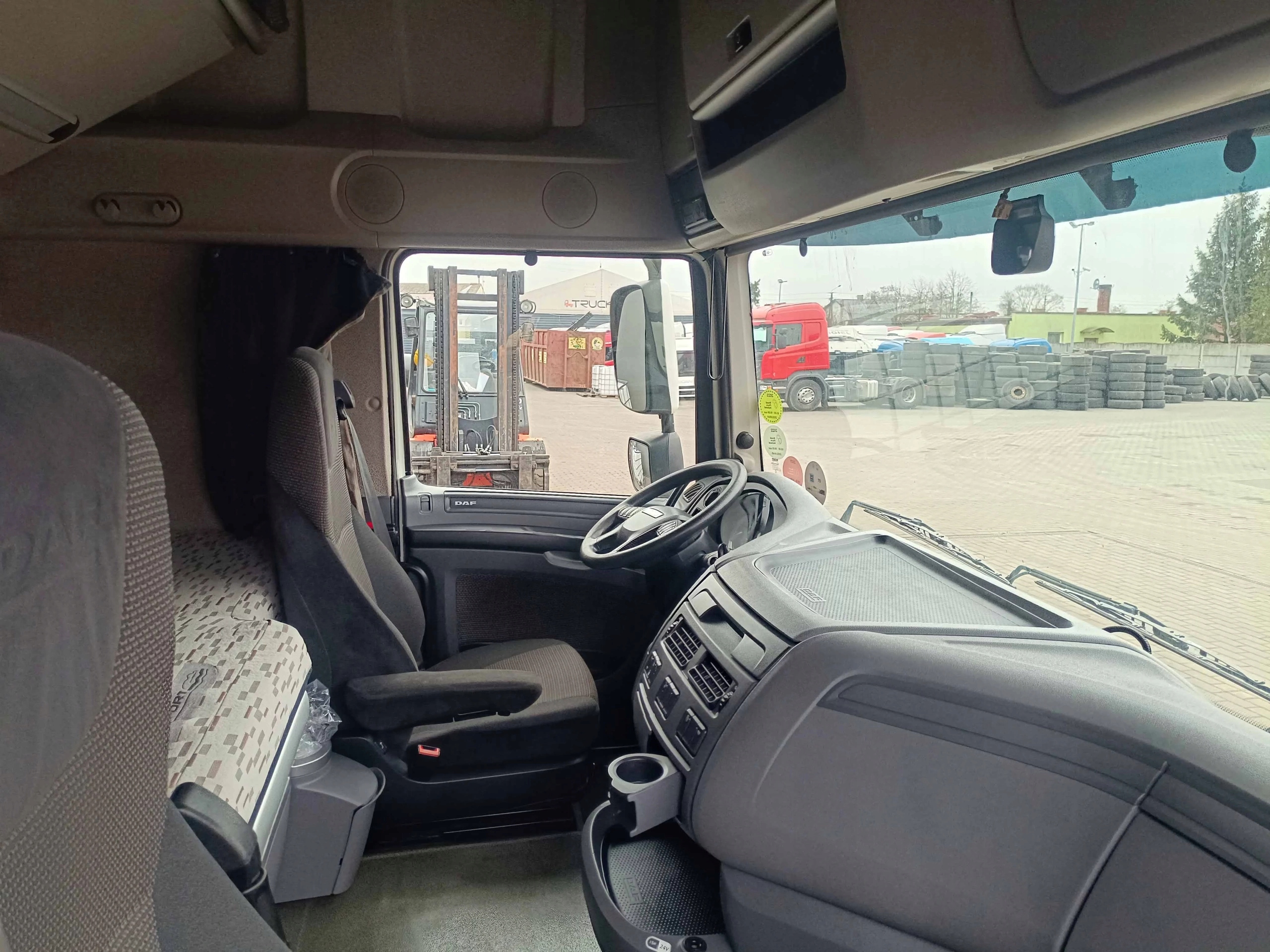 KABINA DAF XF 106 - obrazek 10