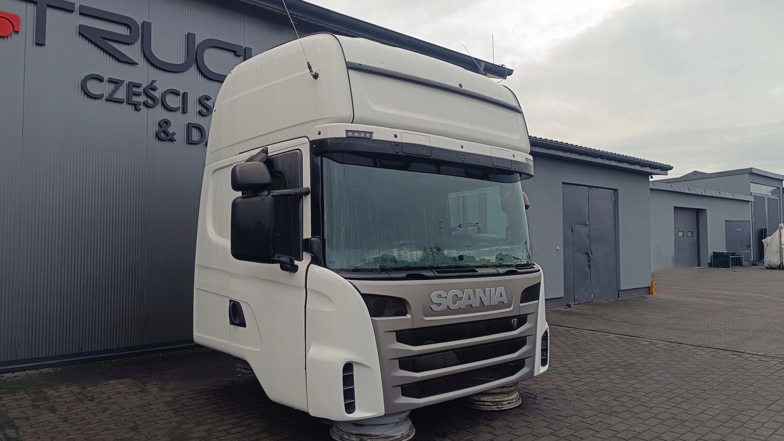 KABINA SCANIA TOPLINE R420 HPI - obrazek 2