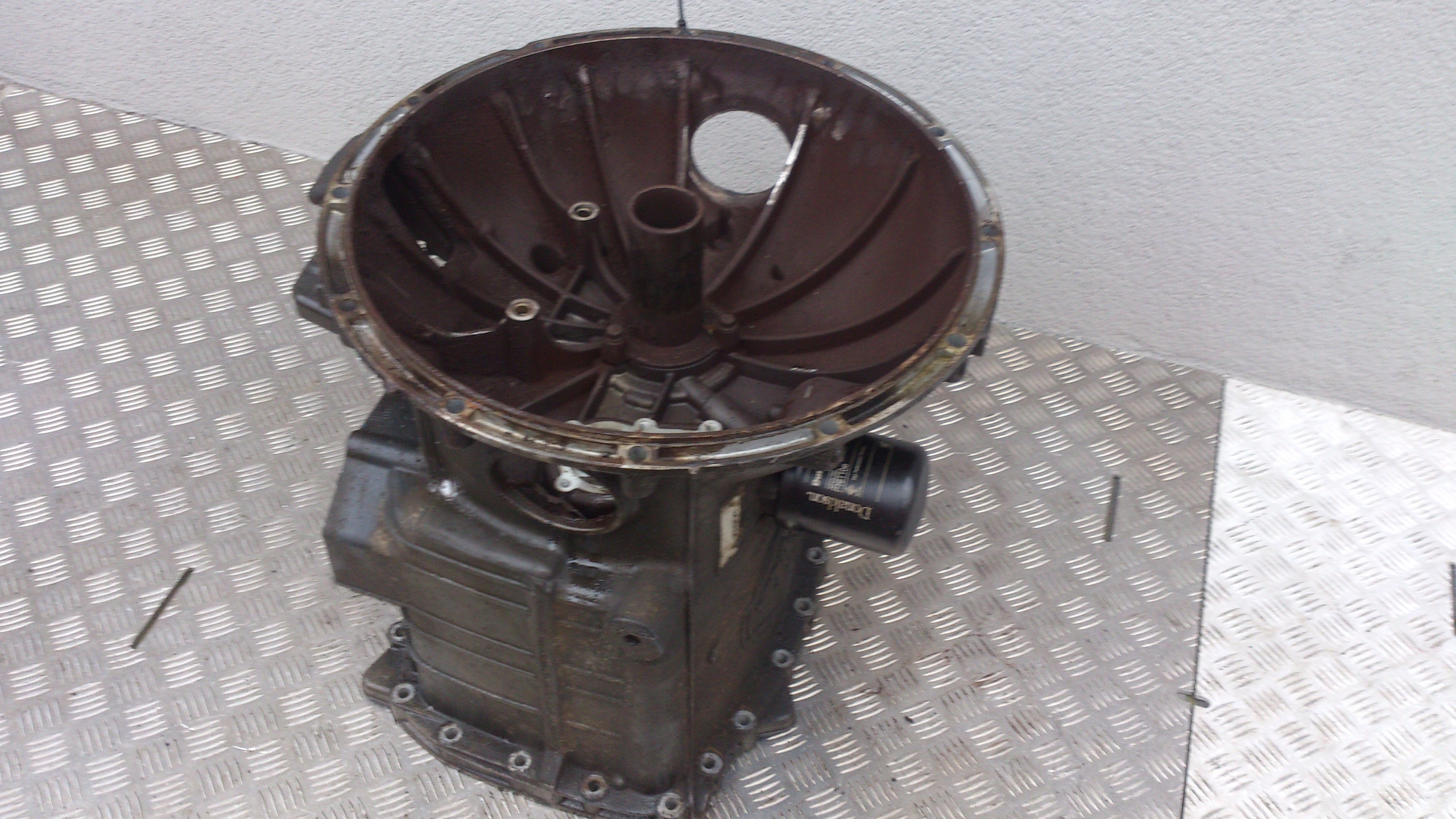 OBUDOWA SKRZYNI BIEGÓW PRZÓD SCANIA R GRS 895 - obrazek 9