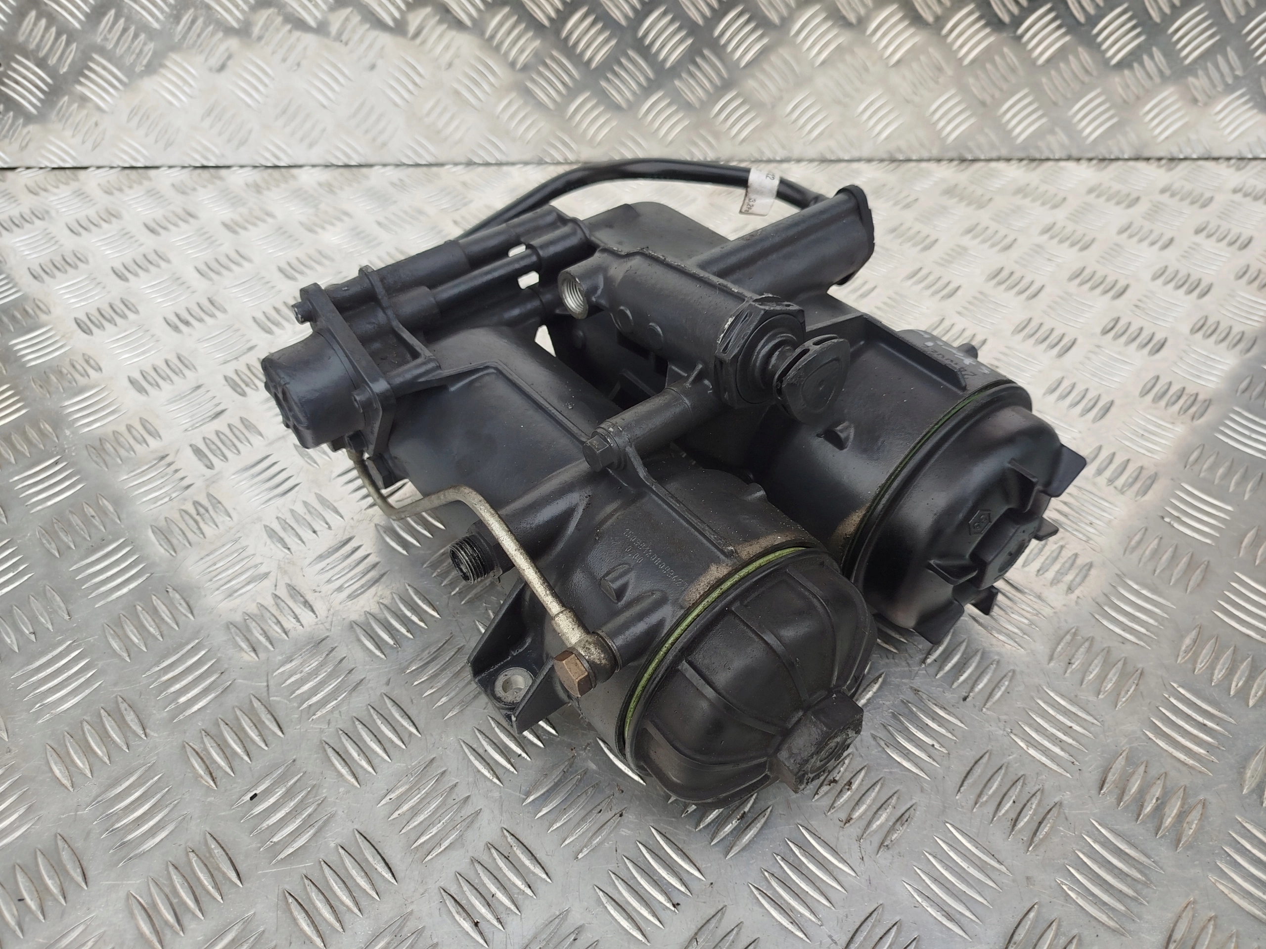 OBUDOWA FILTRA PALIWA SCANIA STREAMLINE - obrazek 2