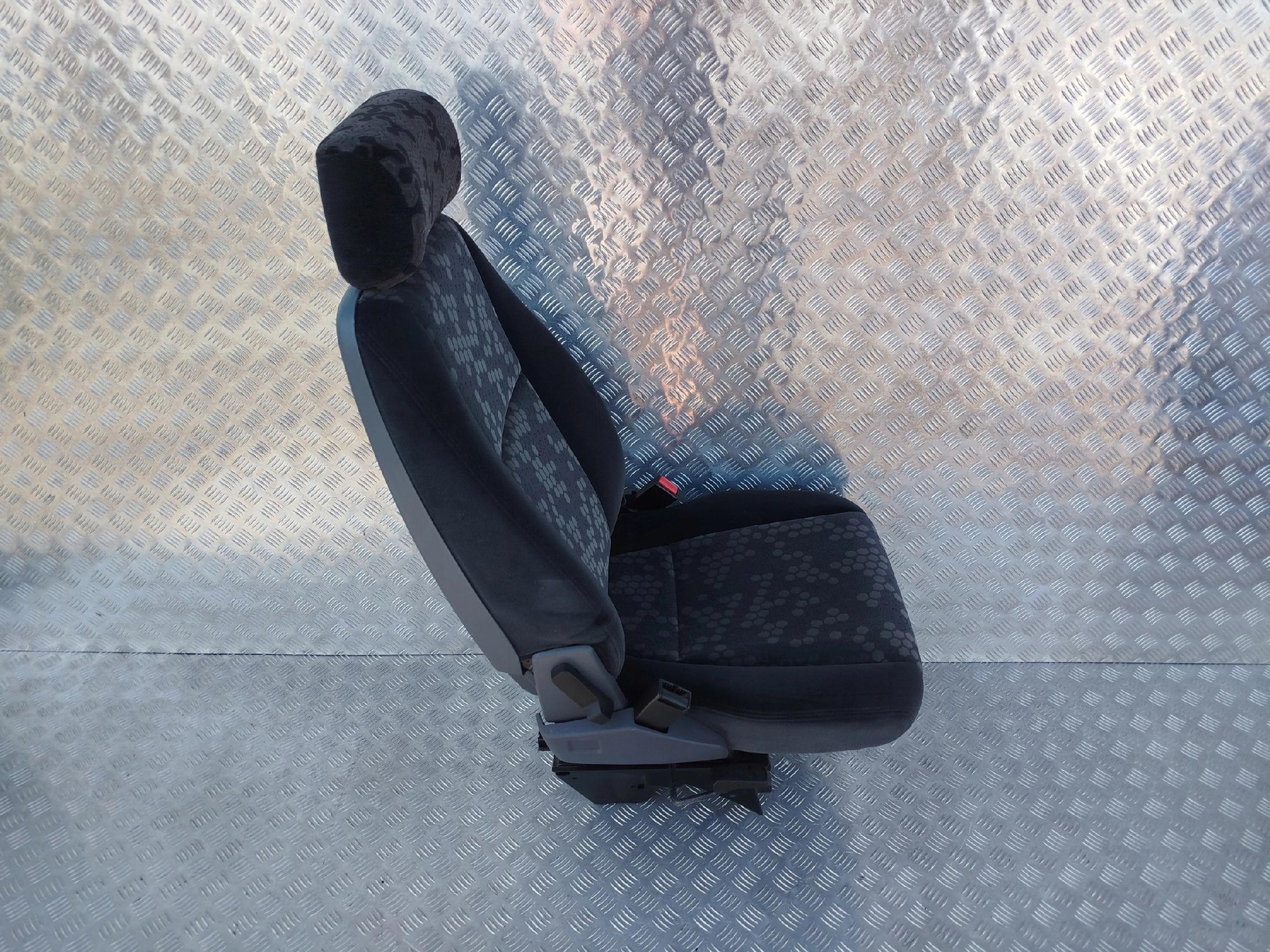 FOTEL PASAŻERA SZTYWNY SCANIA STREAMLINE - obrazek 3