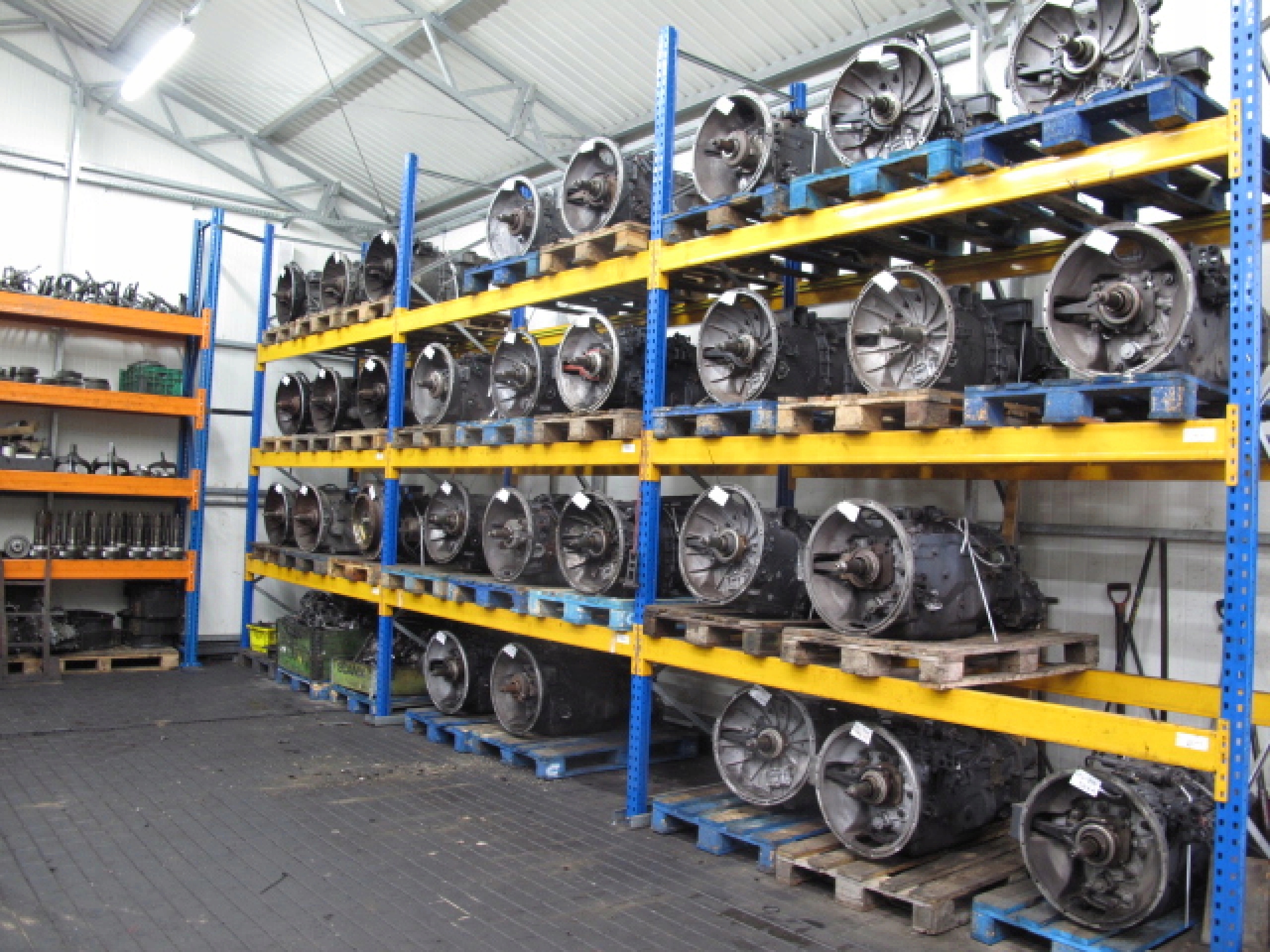 SKRZYNIA BIEGÓW GR 905 SCANIA PO REGENERACJI - obrazek 2