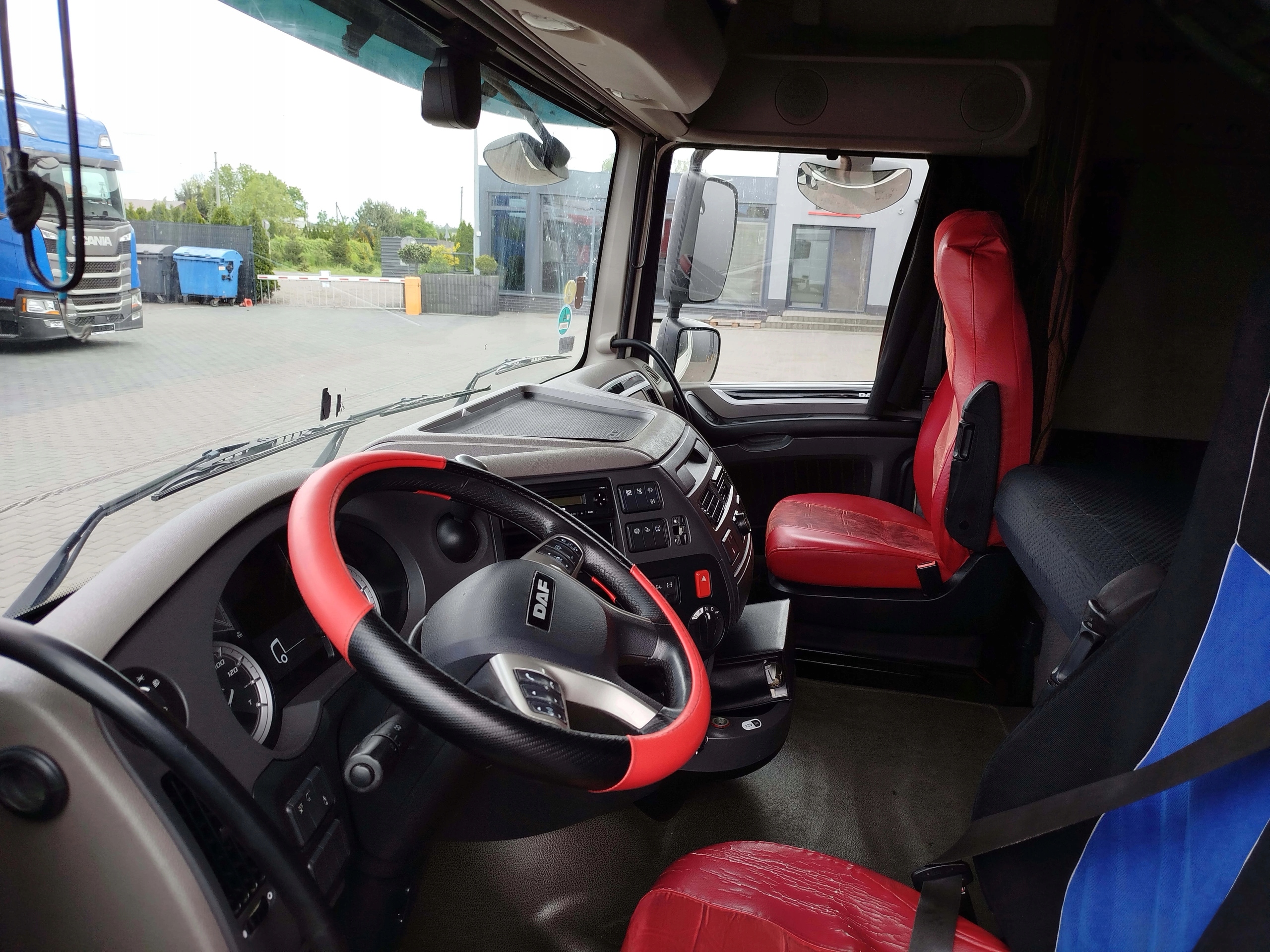 KABINA DAF XF 106 LIFT - obrazek 8