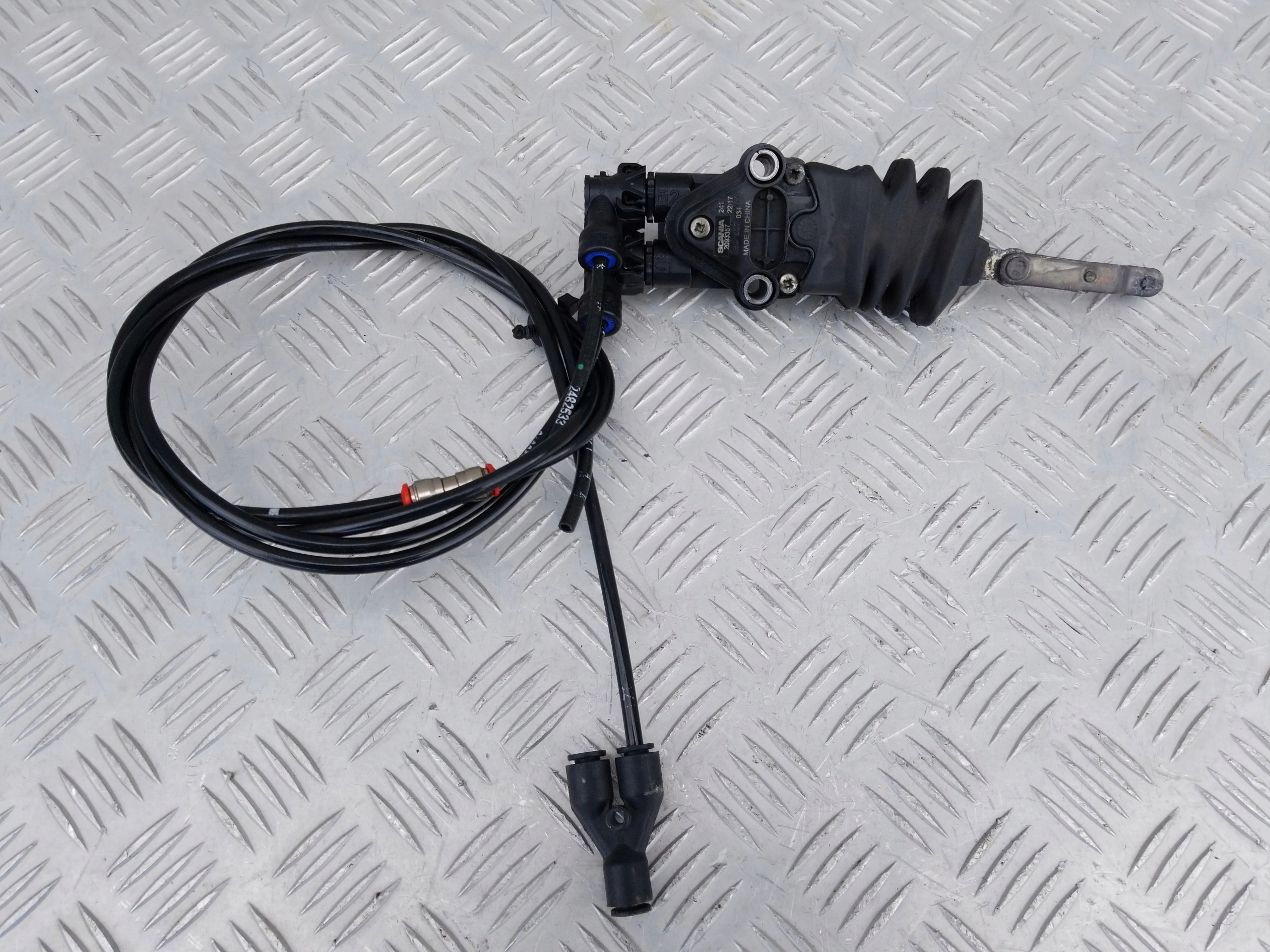 ZAWÓR POZIOMOWANIA KABINY SCANIA RS