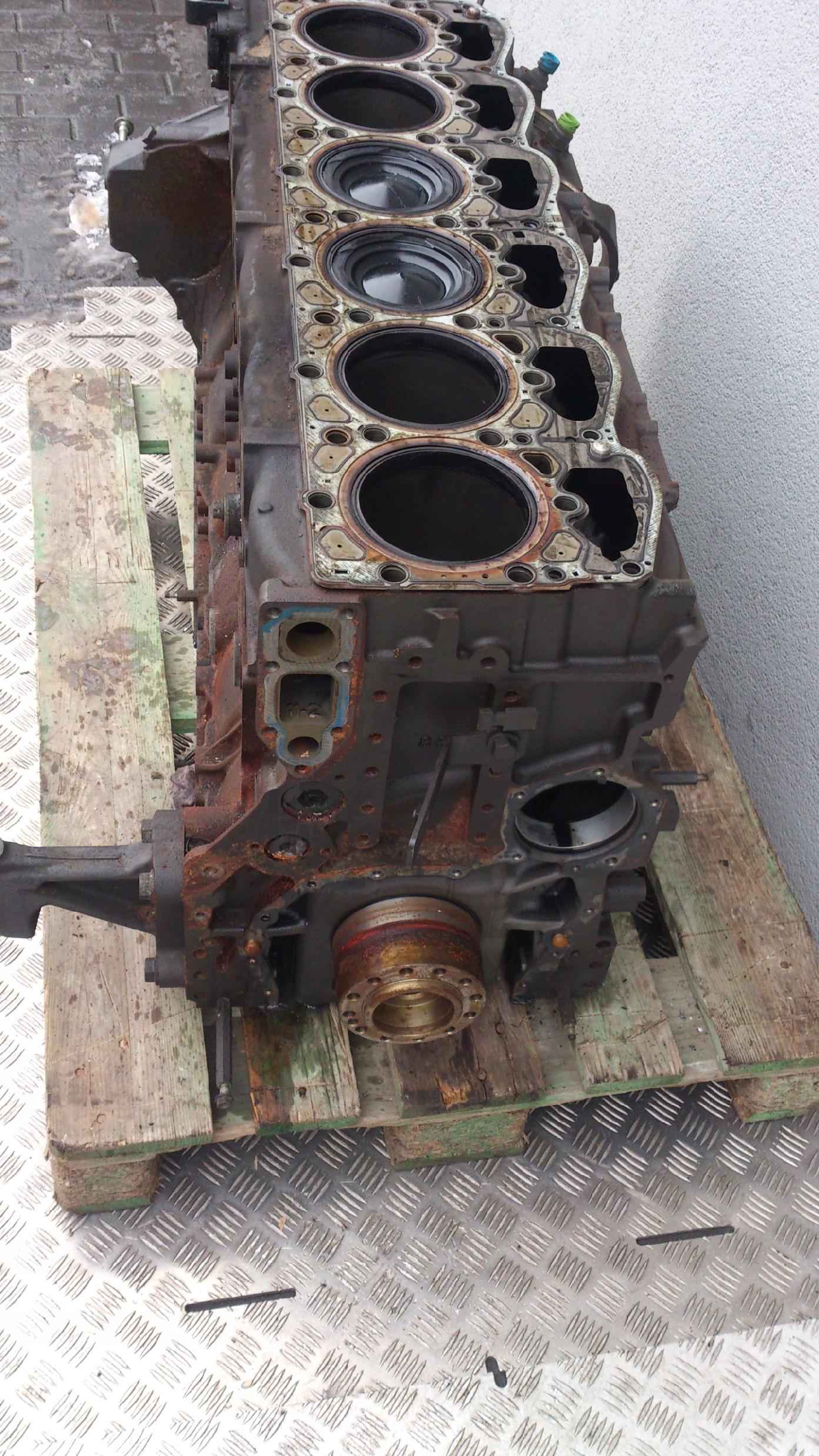 SŁUPEK BLOK SILNIKA DAF XF 106 EURO 6 GOŁY 460 - obrazek 4