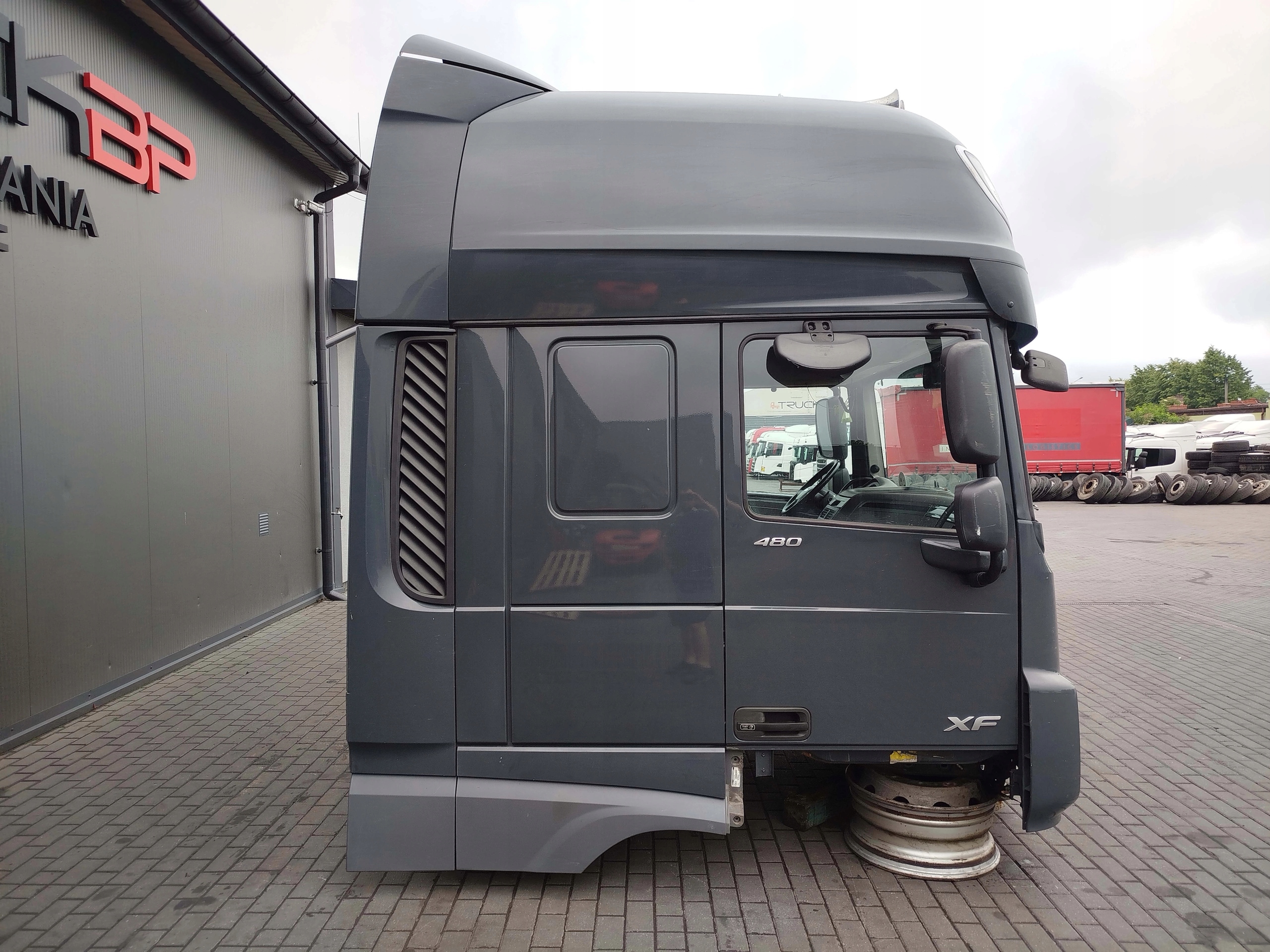 KABINA DAF XF 106 LIFT - obrazek 3