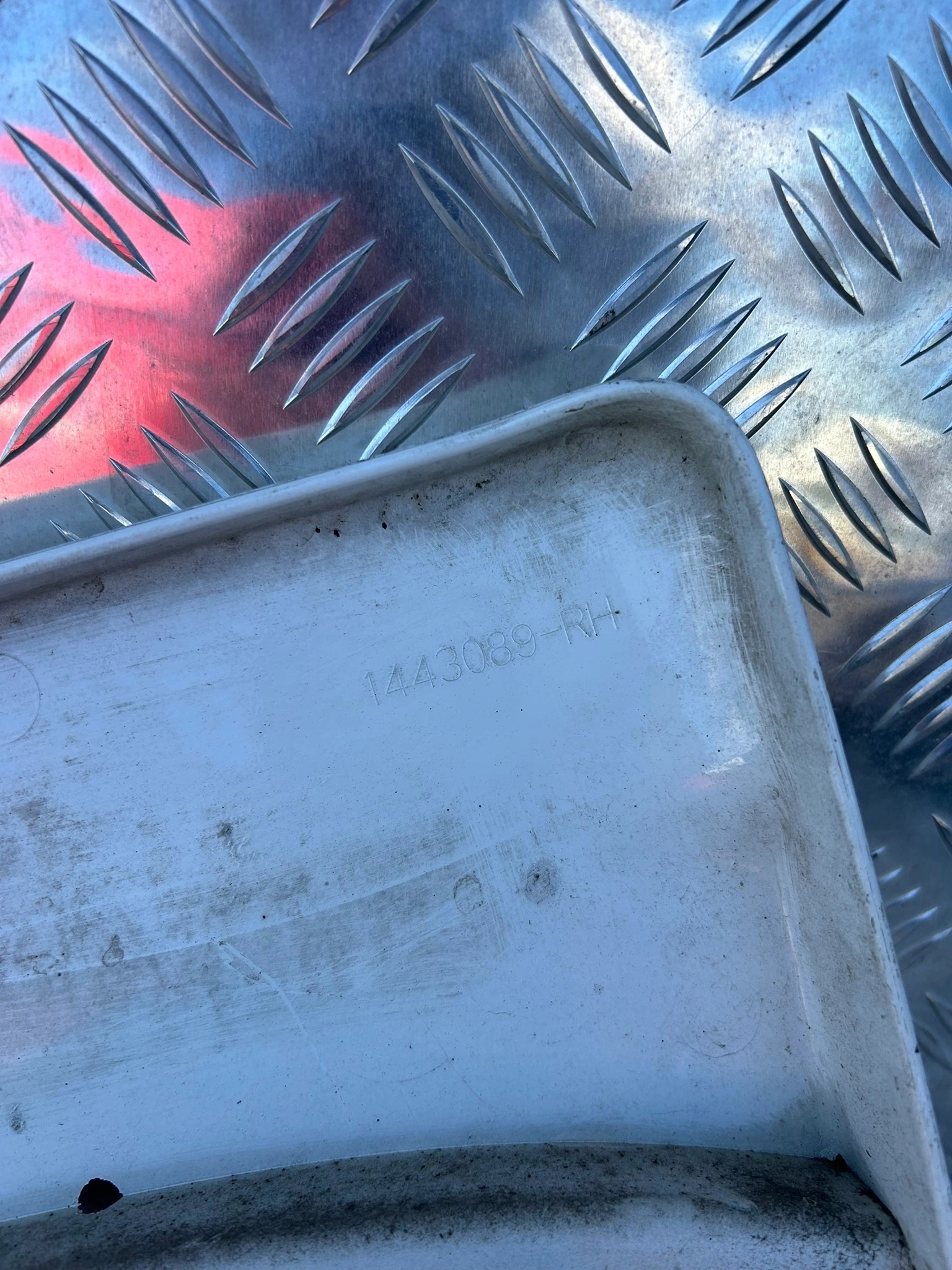 TRÓJKĄT NADKOLA LEWE SCANIA R - obrazek 3