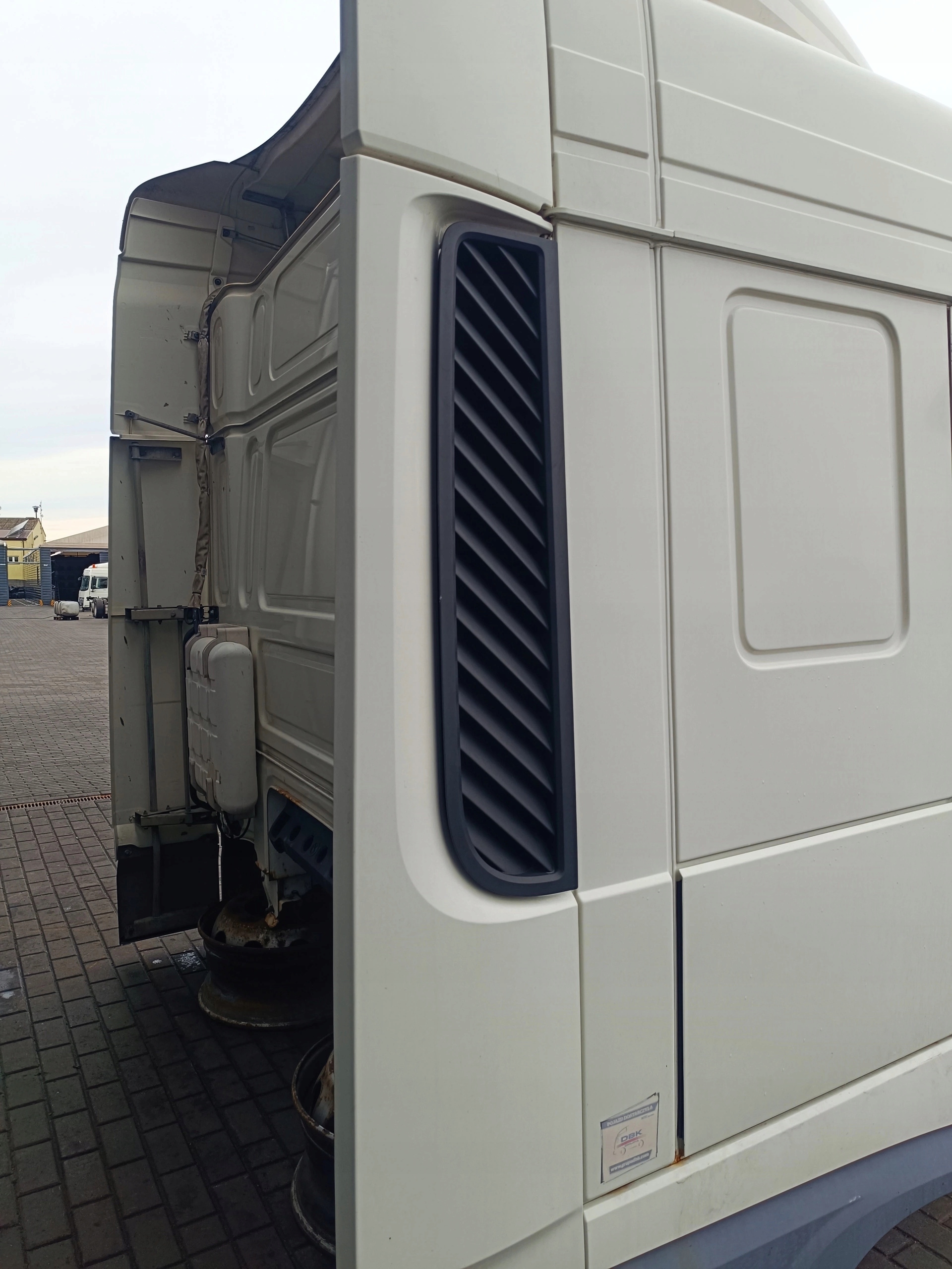 KABINA DAF XF 106 - obrazek 2