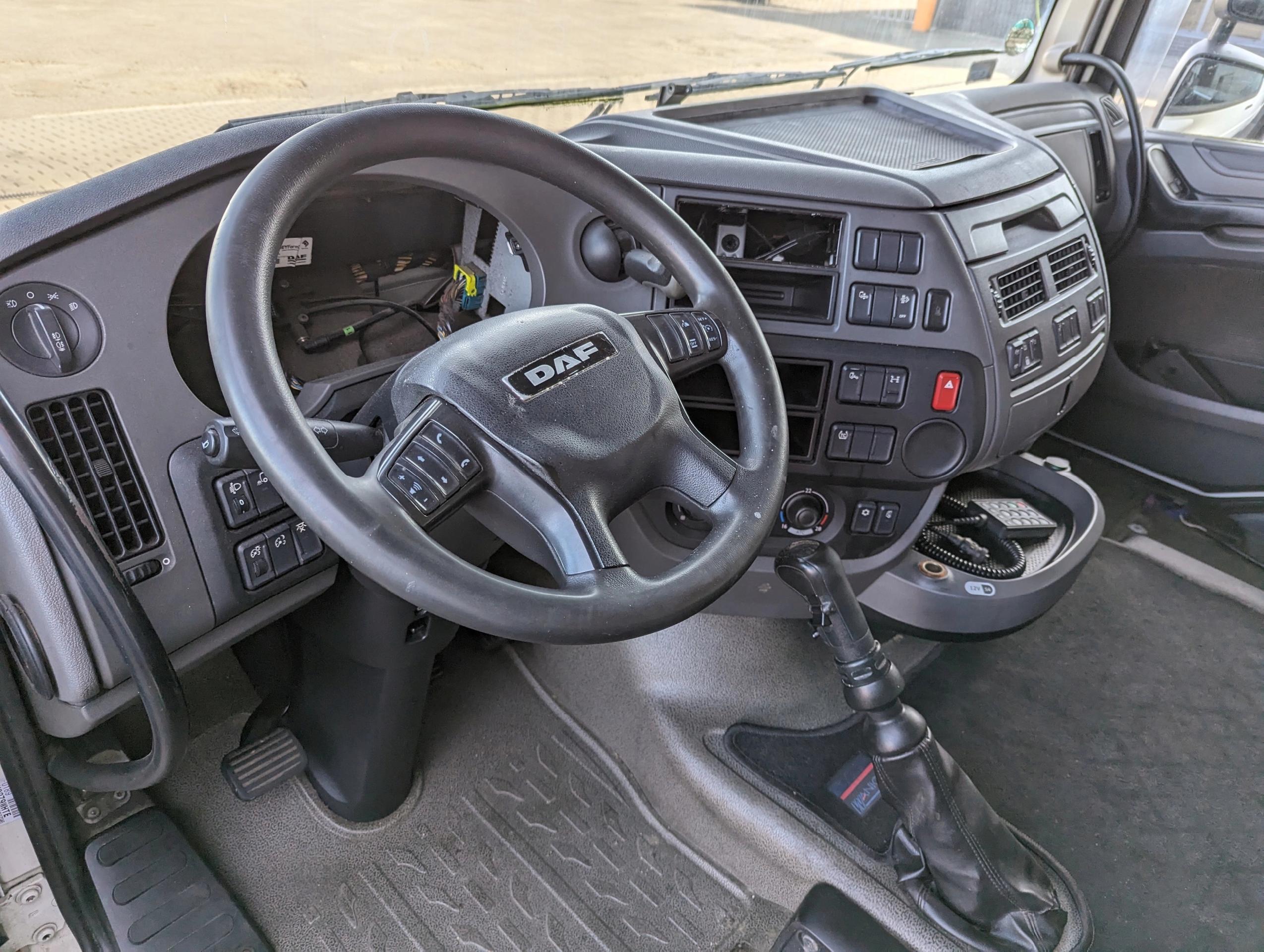 KABINA DAF XF 106 - obrazek 8