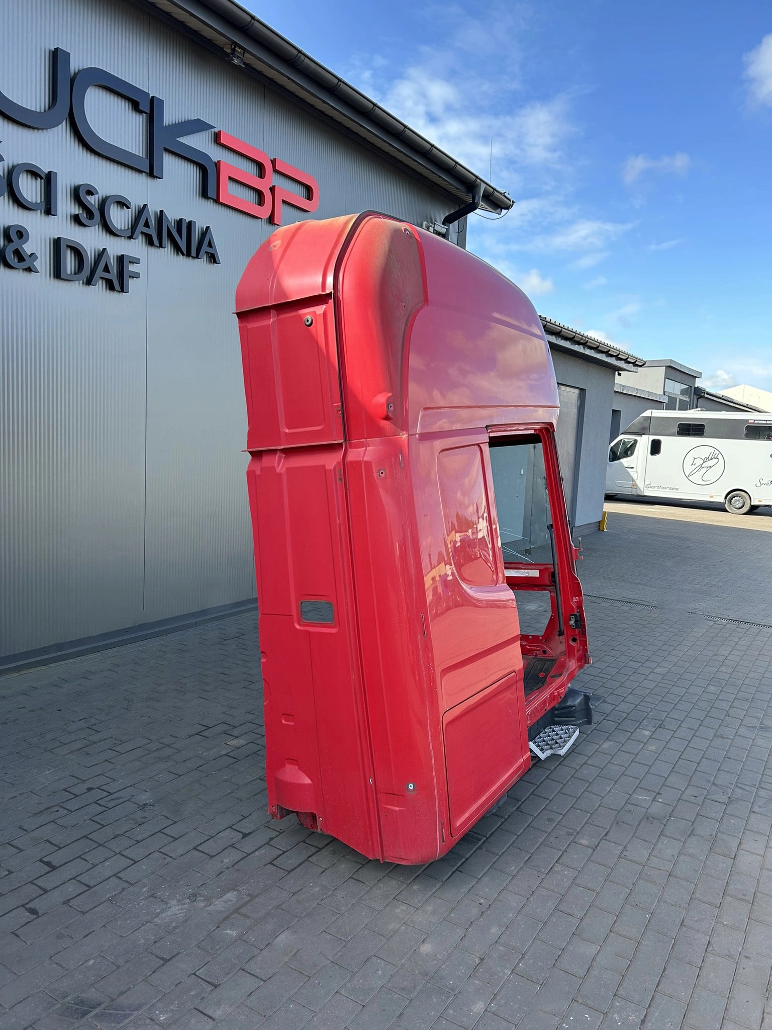 BOK KABINY DUŻY SCHOWEK SCANIA R TOPLINE - obrazek 3